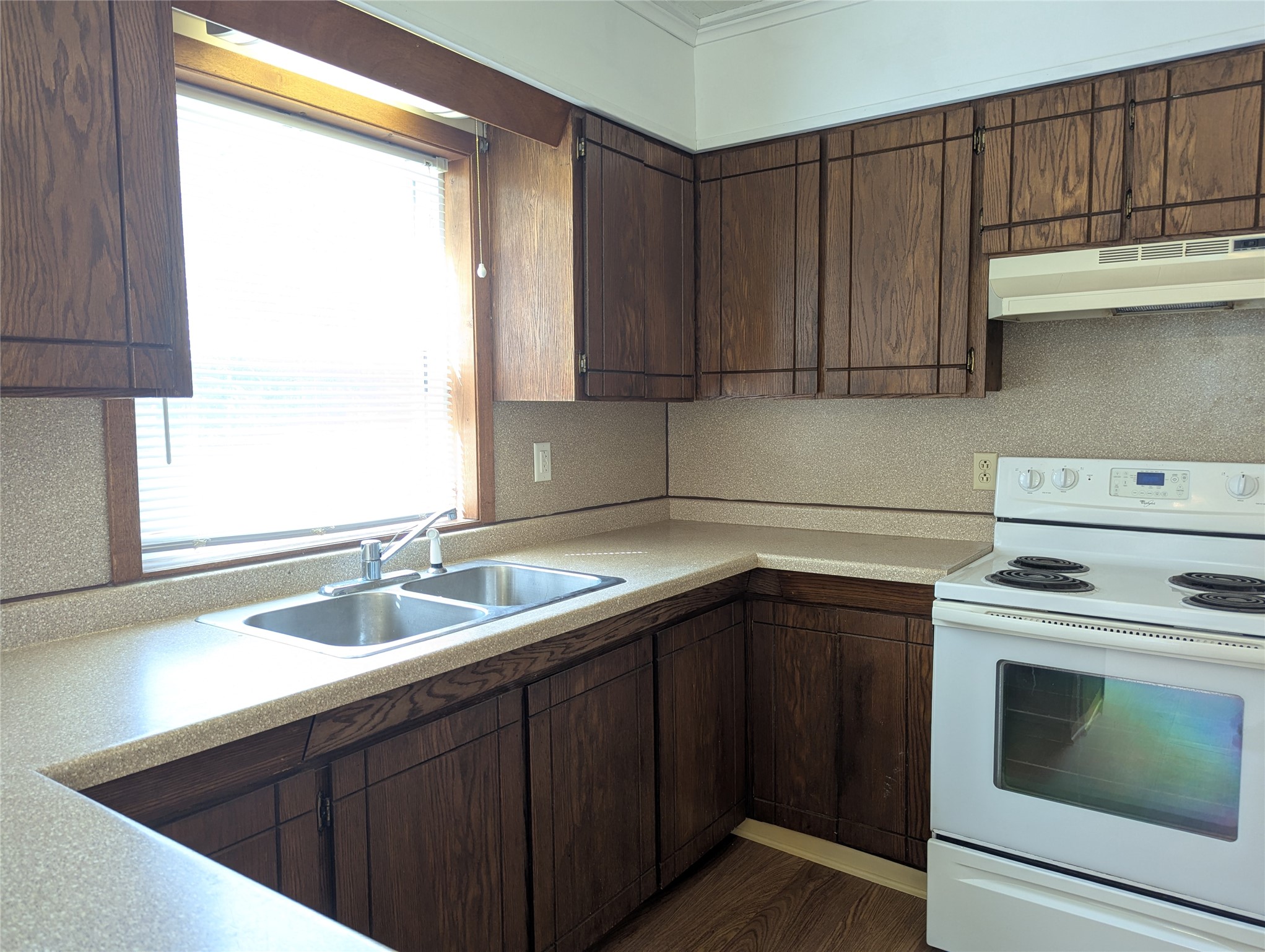 716 Lindoo Avenue E Property Photo 15
