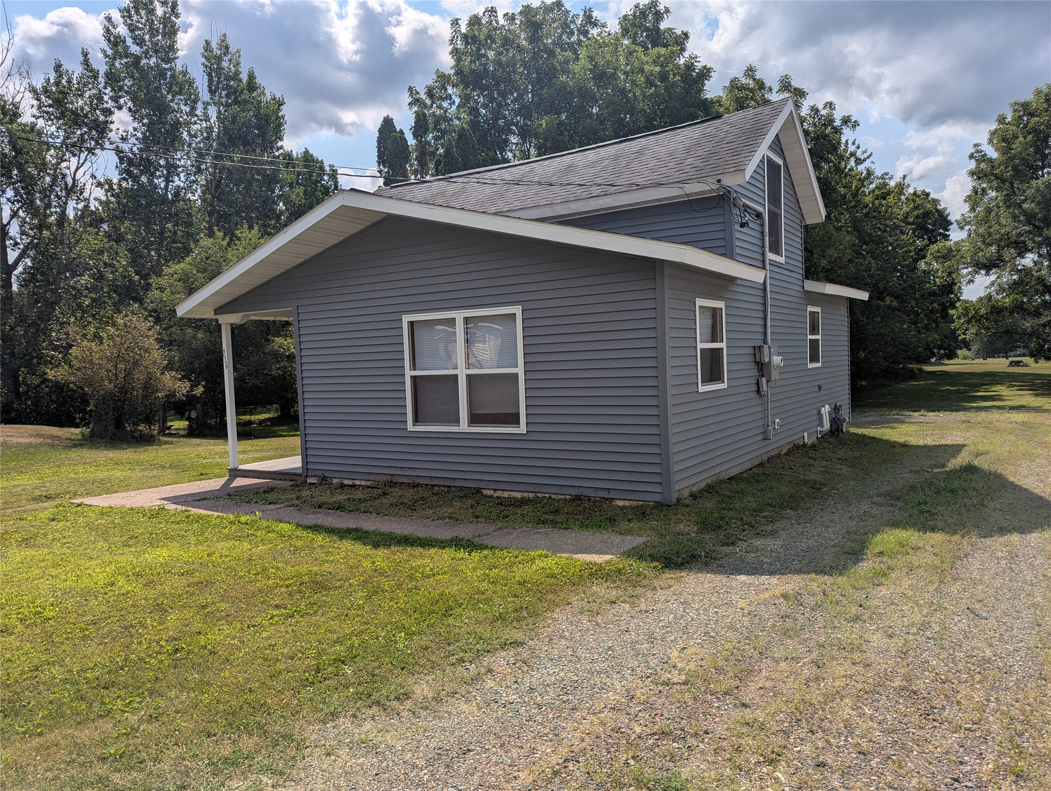 716 Lindoo Avenue E Property Photo 22