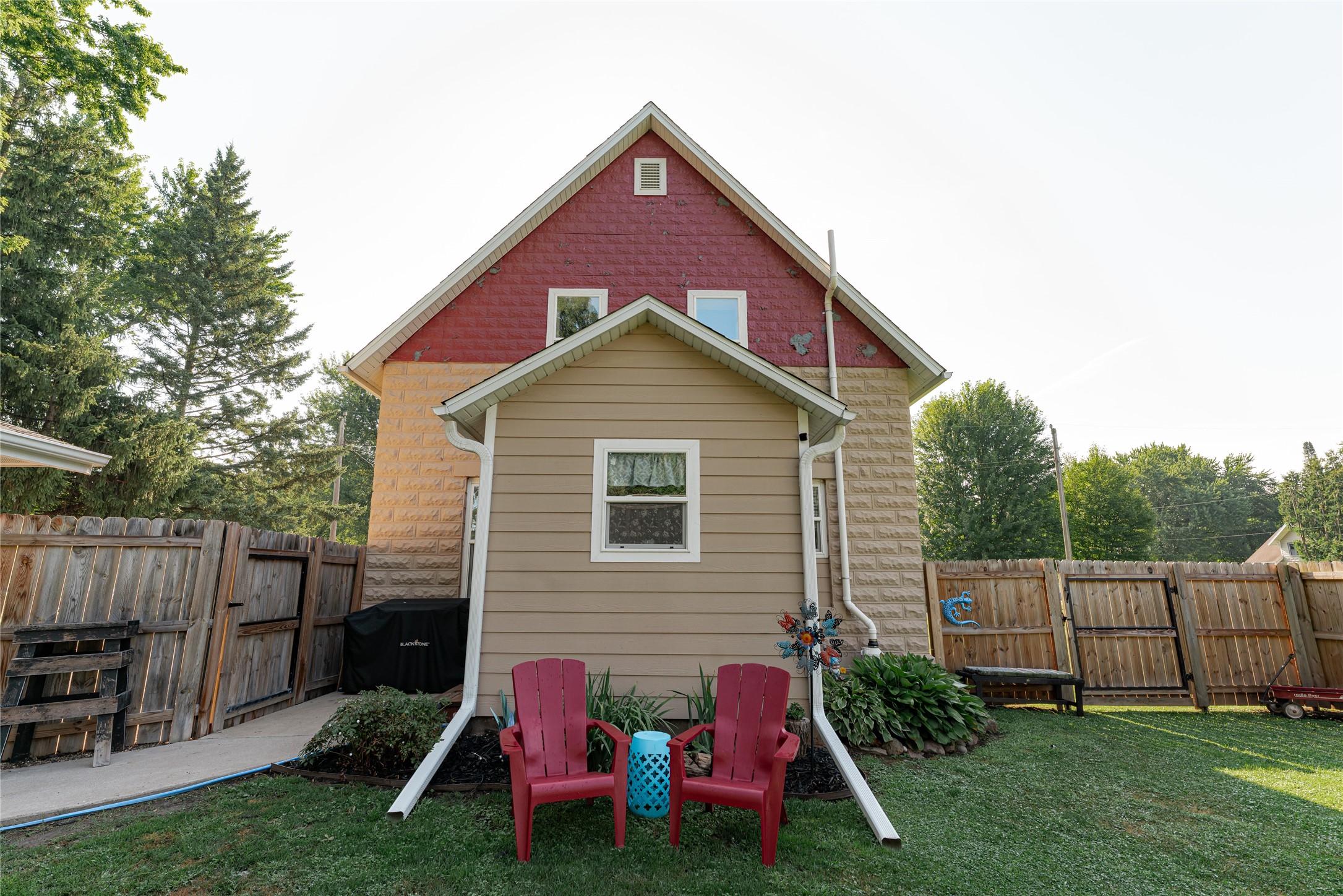 311 Sprague Avenue N Property Photo 3