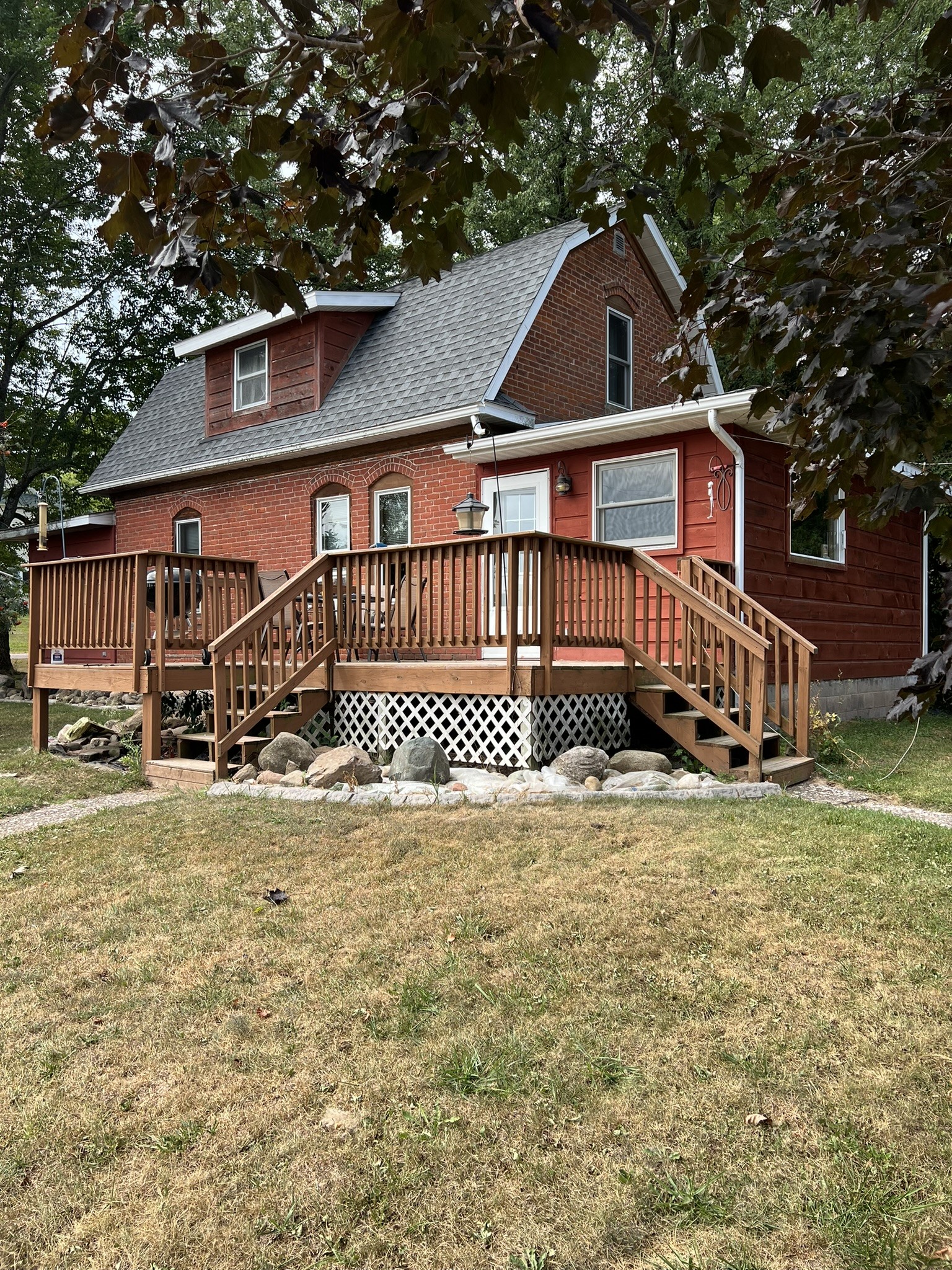 782 29 3/4 Avenue Property Photo 1