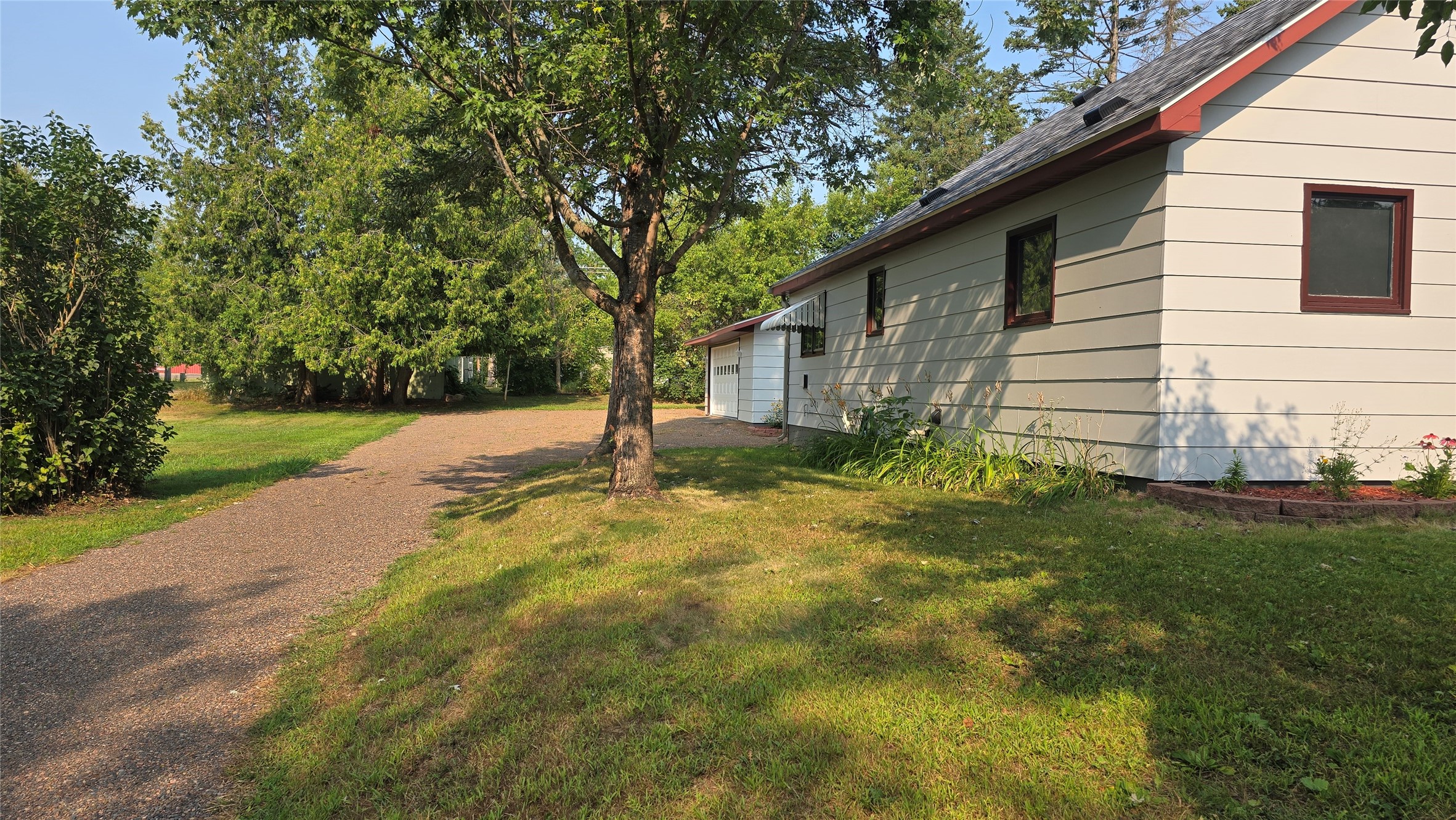 812 Phipps Avenue Property Photo 3