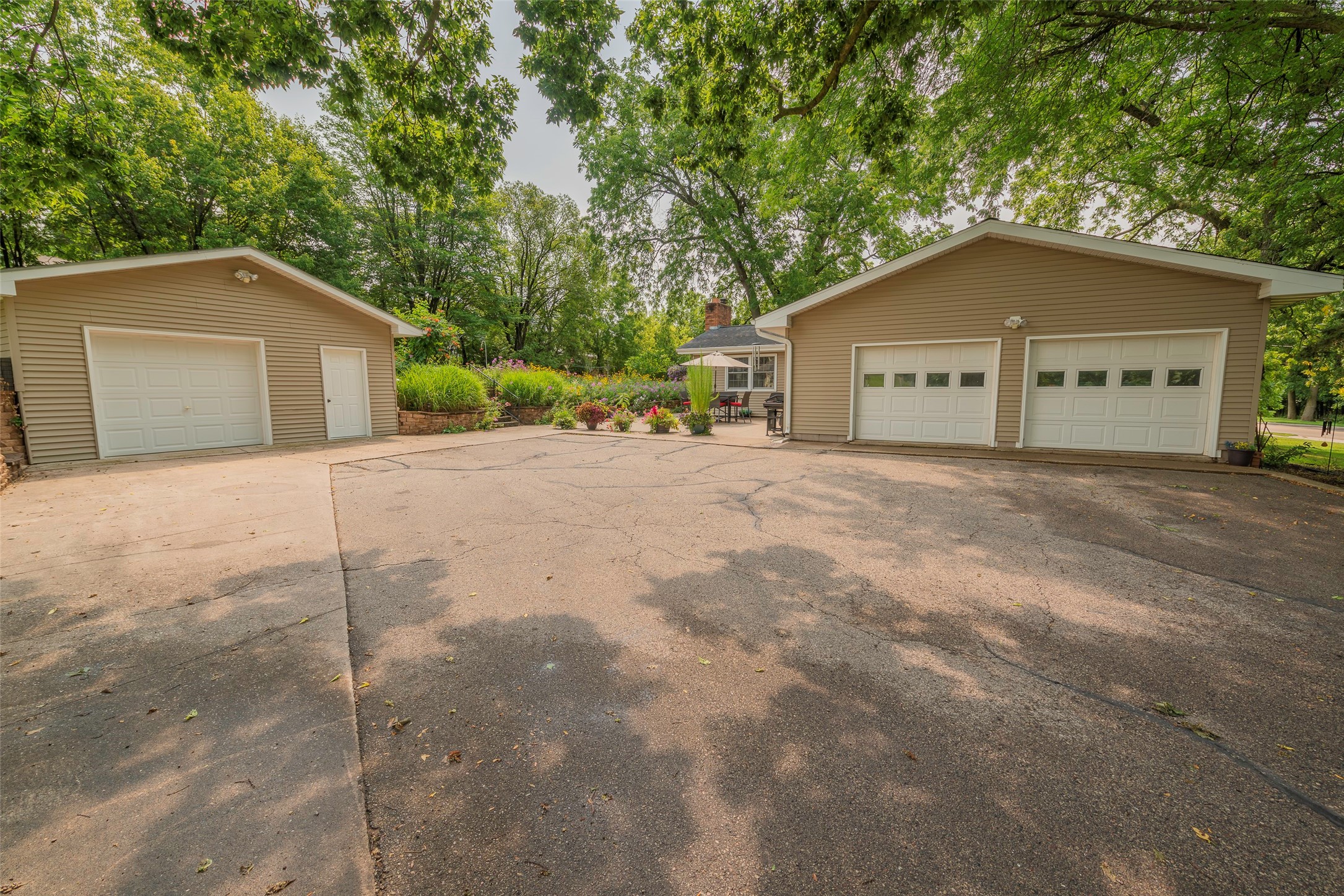 906 3rd Avenue E Property Photo 5