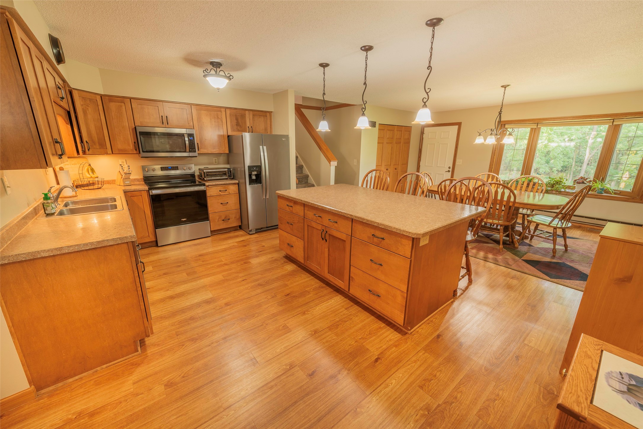 906 3rd Avenue E Property Photo 6