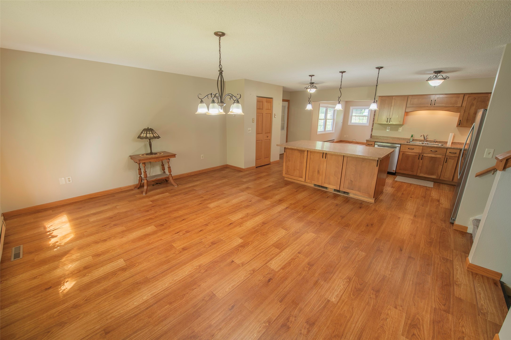 906 3rd Avenue E Property Photo 14