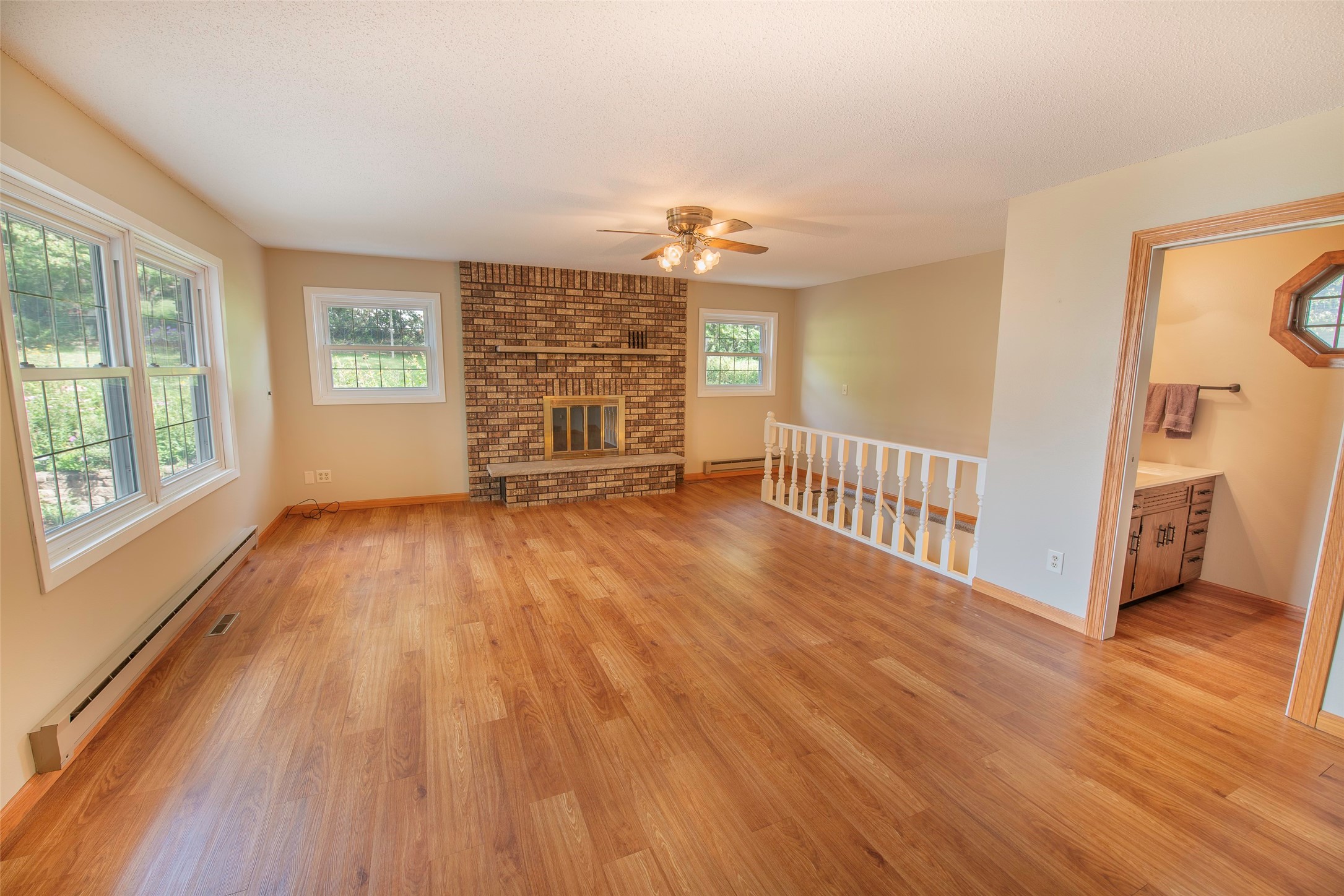 906 3rd Avenue E Property Photo 16