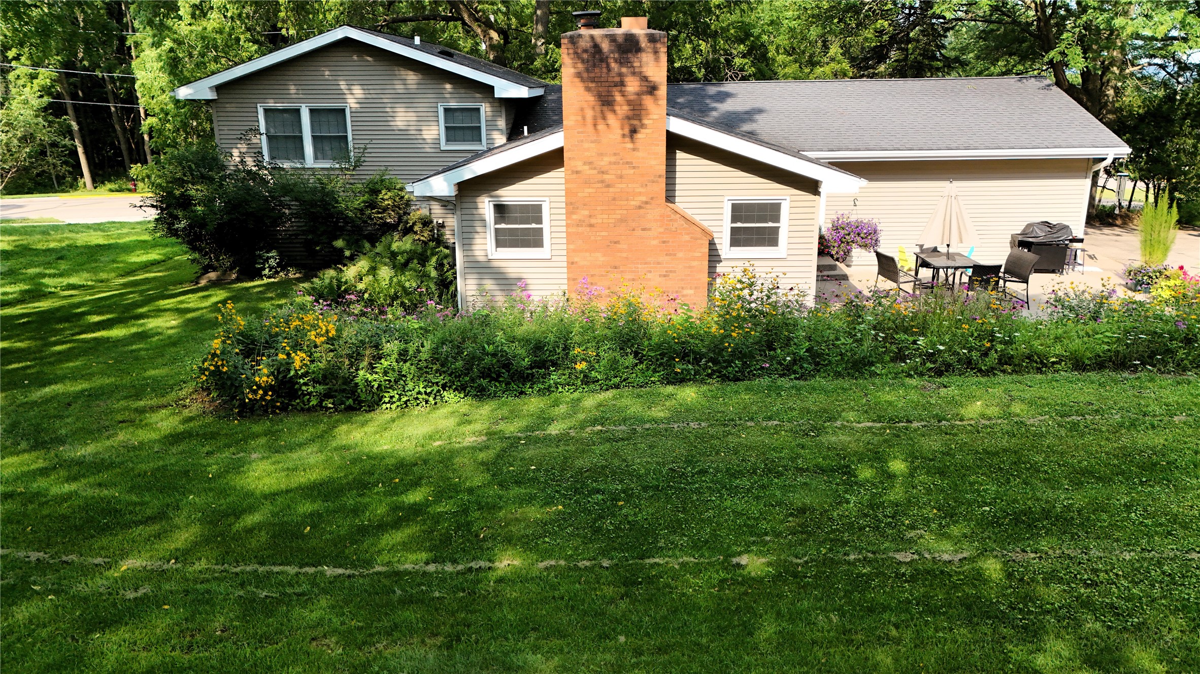 906 3rd Avenue E Property Photo 36