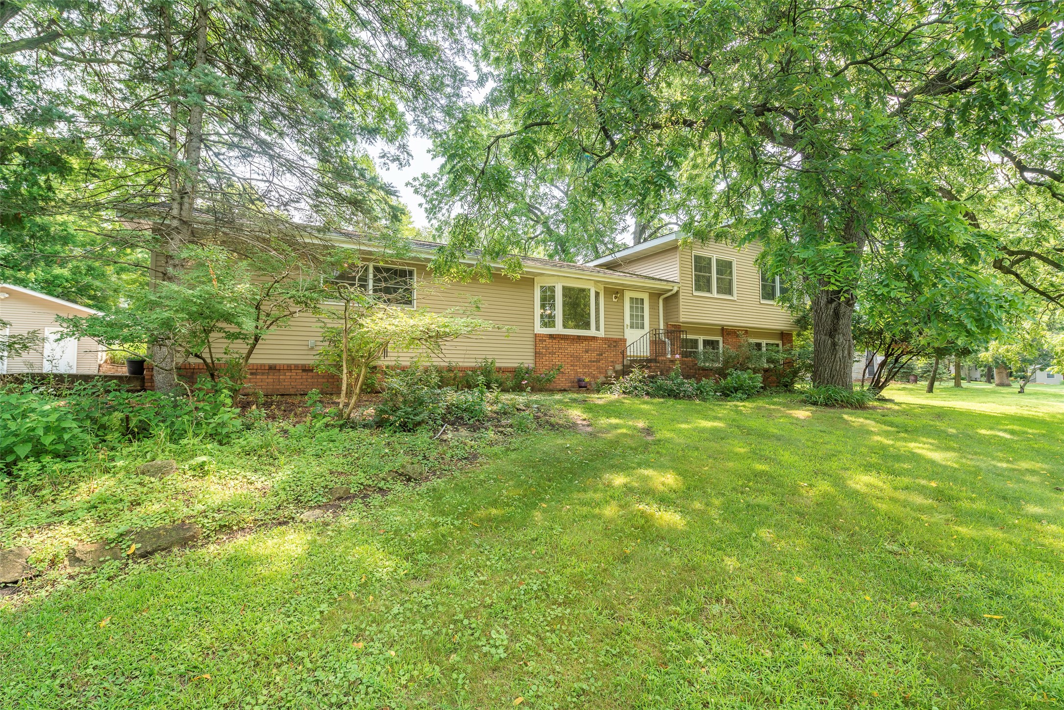 906 3rd Avenue E Property Photo 42