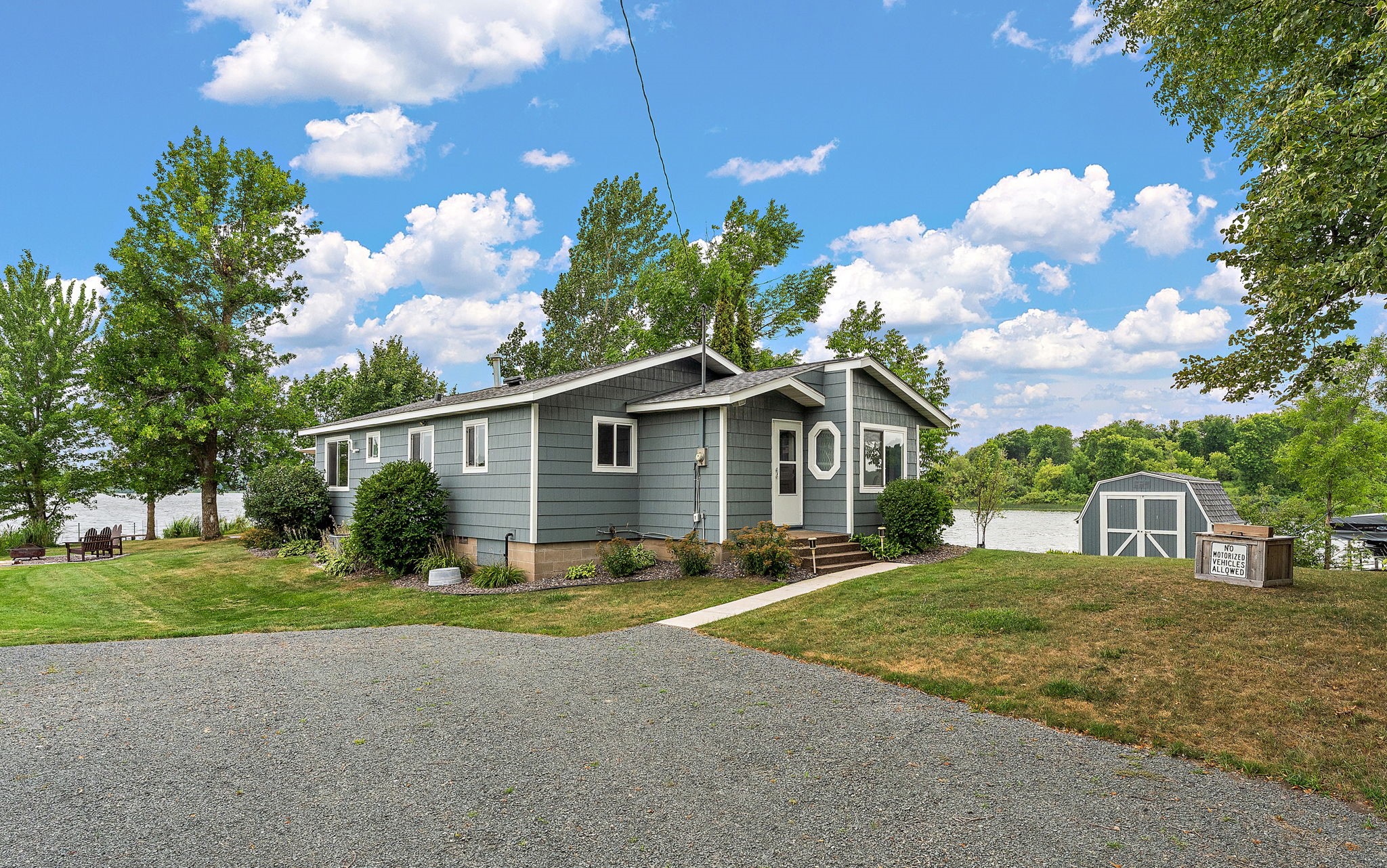 12218 Pickerel Point Property Photo 4