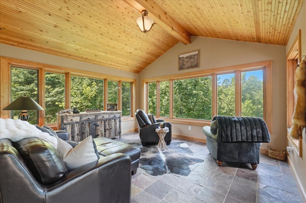 7460 Jordan Buck Trail Property Photo 20