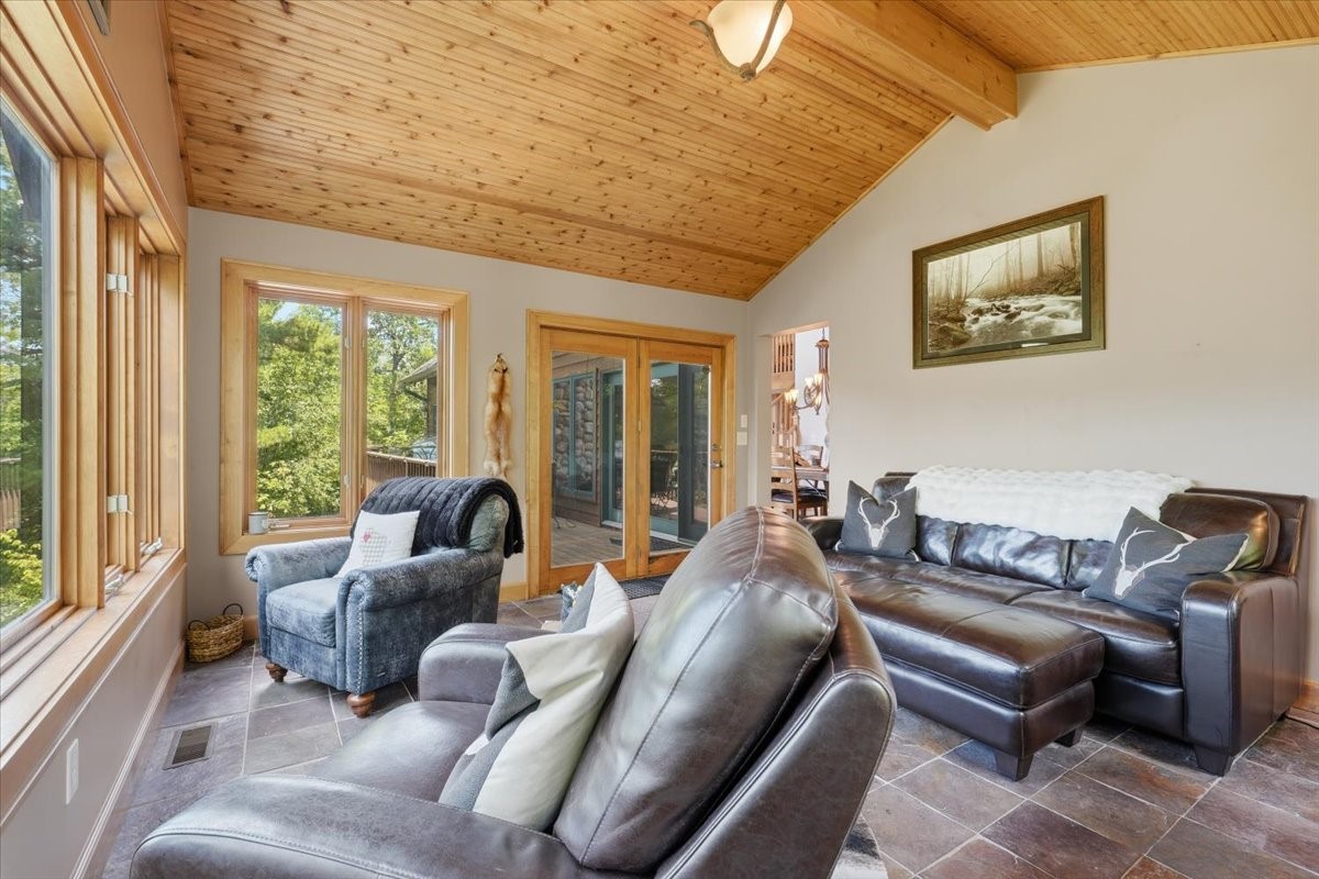 7460 Jordan Buck Trail Property Photo 21