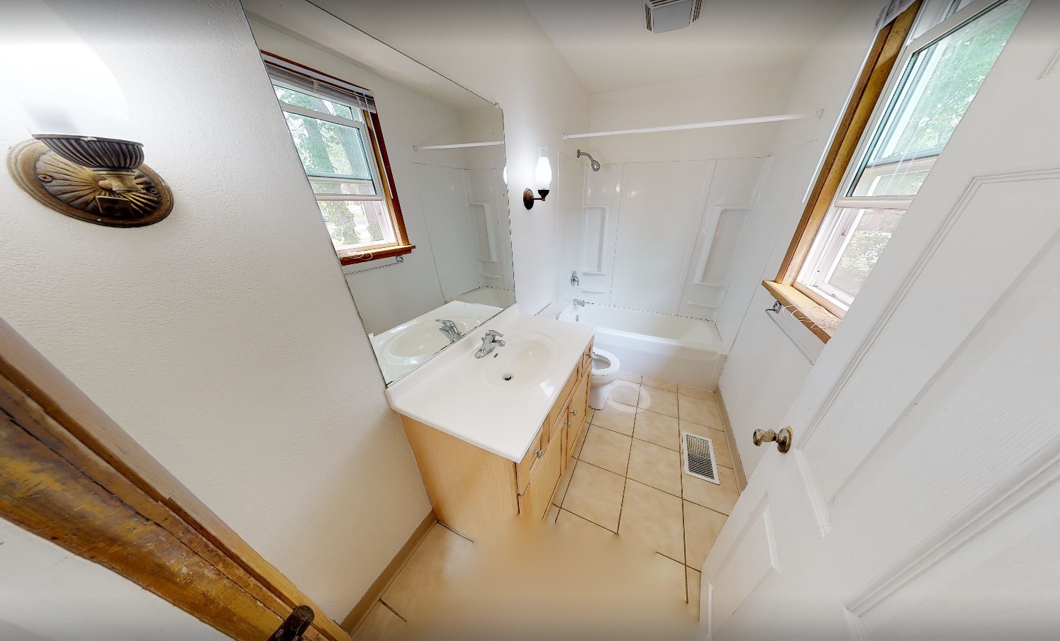 522 Niagara Street Property Photo 8