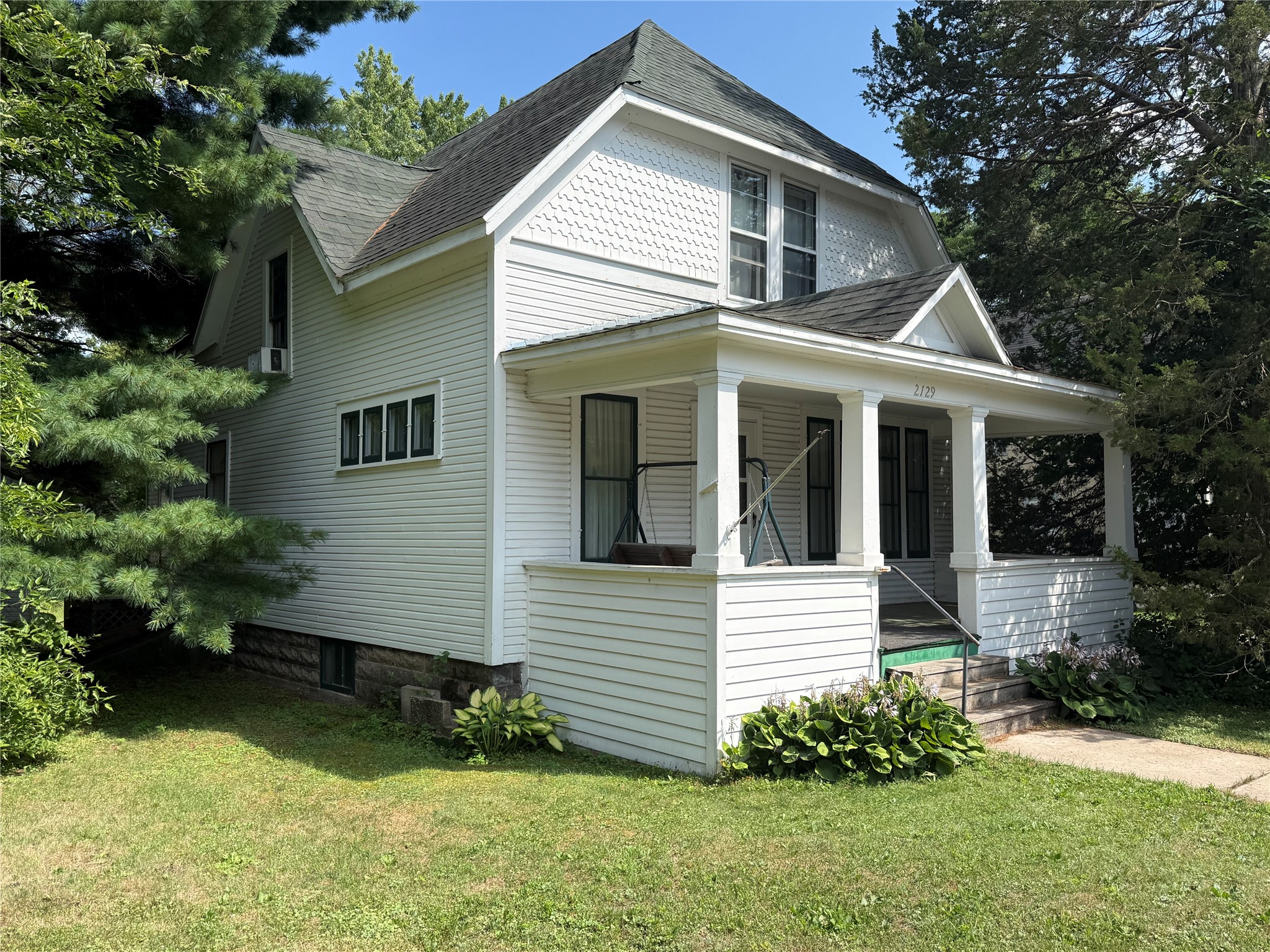2129 4th Street Property Photo 1