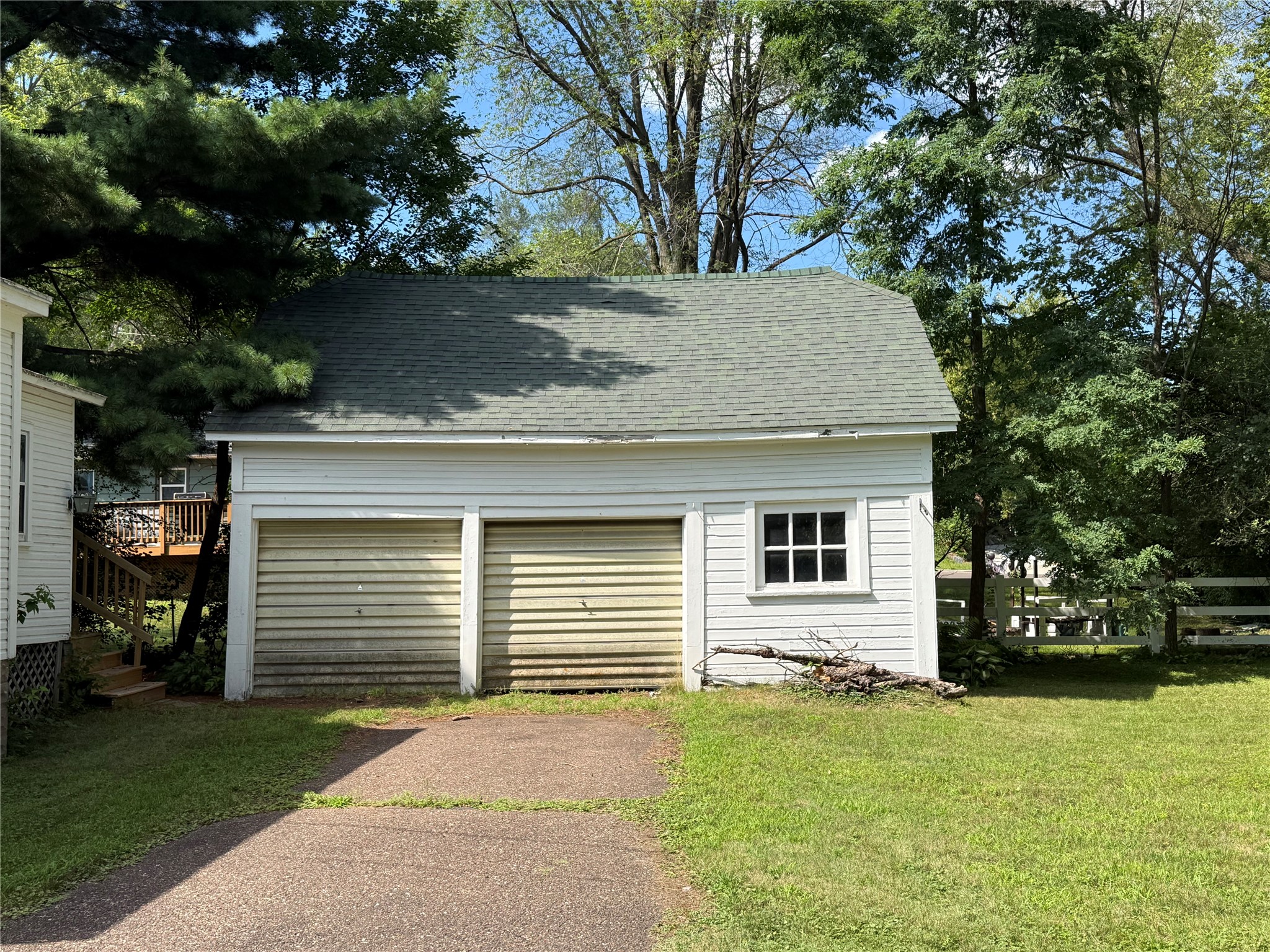 2129 4th Street Property Photo 4