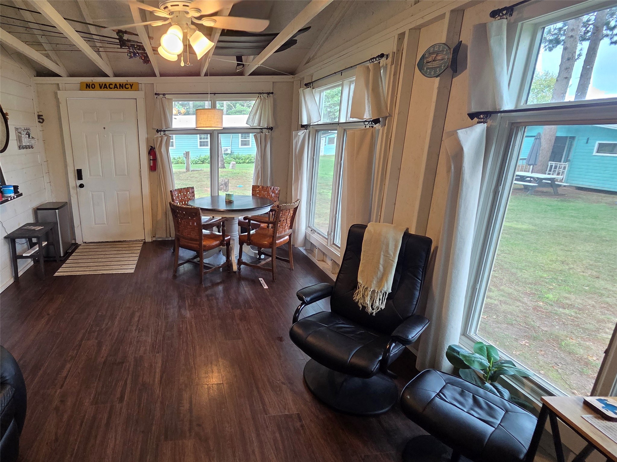 1604054 Property Photo 5