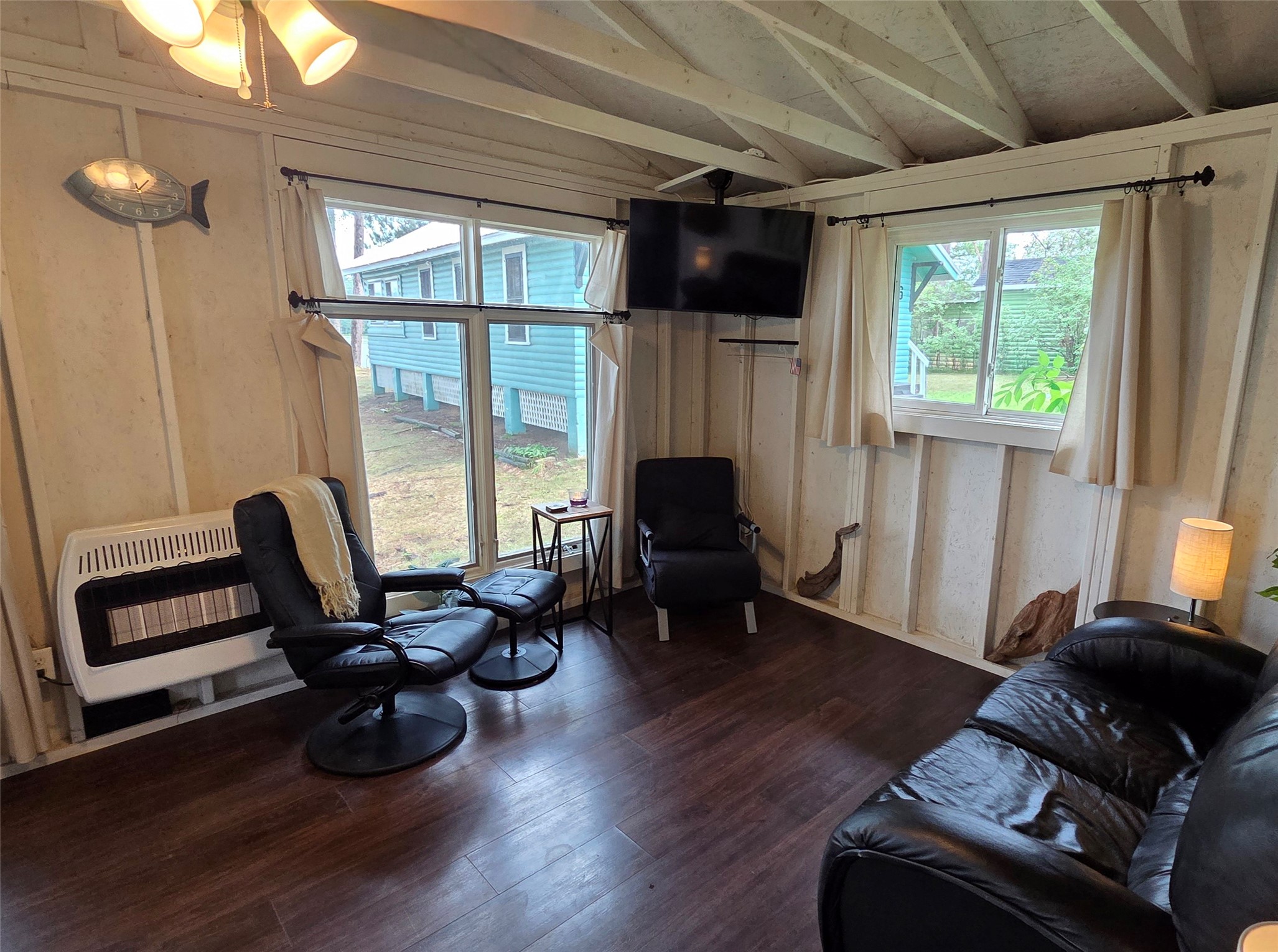 1604054 Property Photo 8