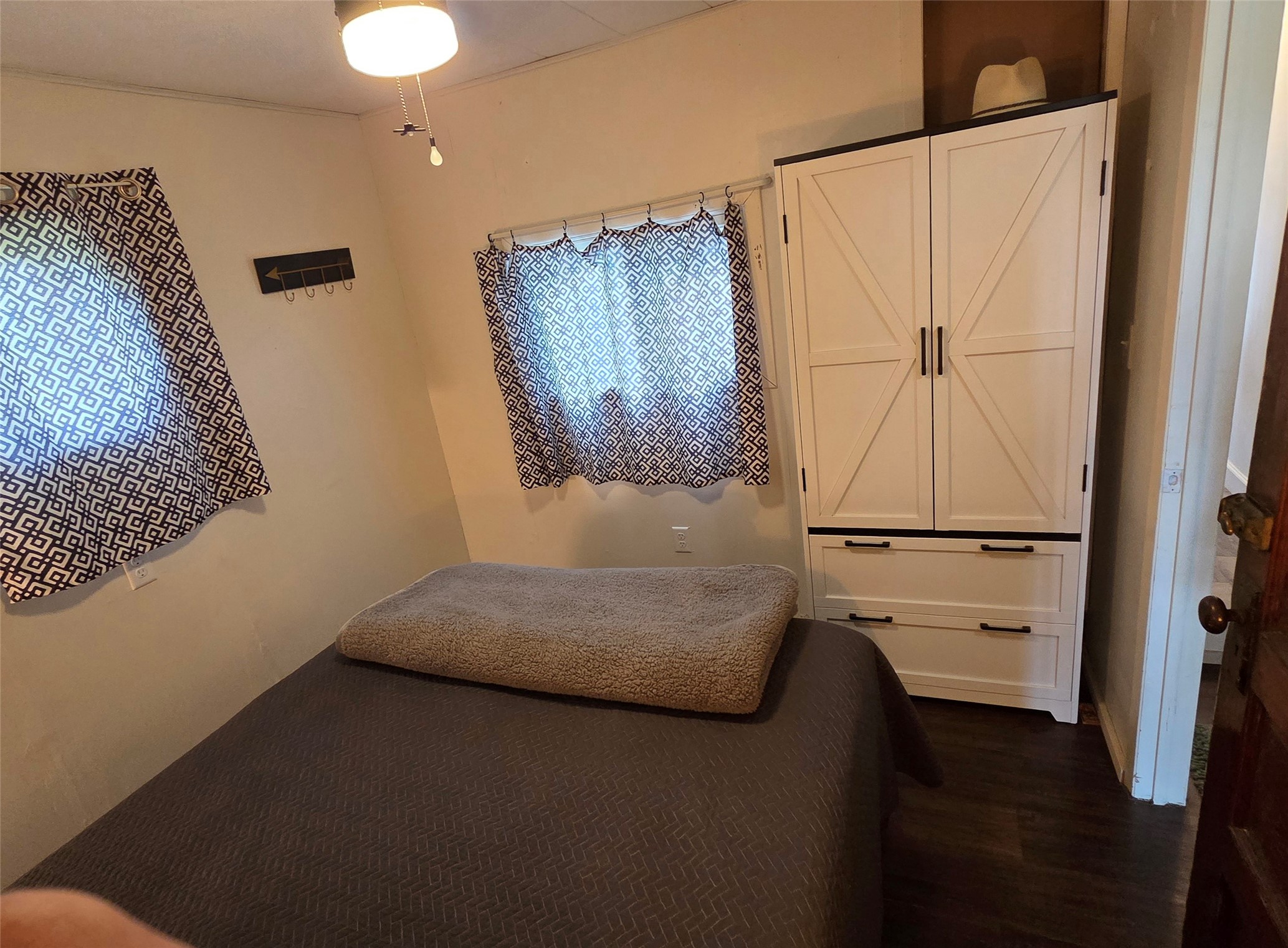 1604054 Property Photo 18