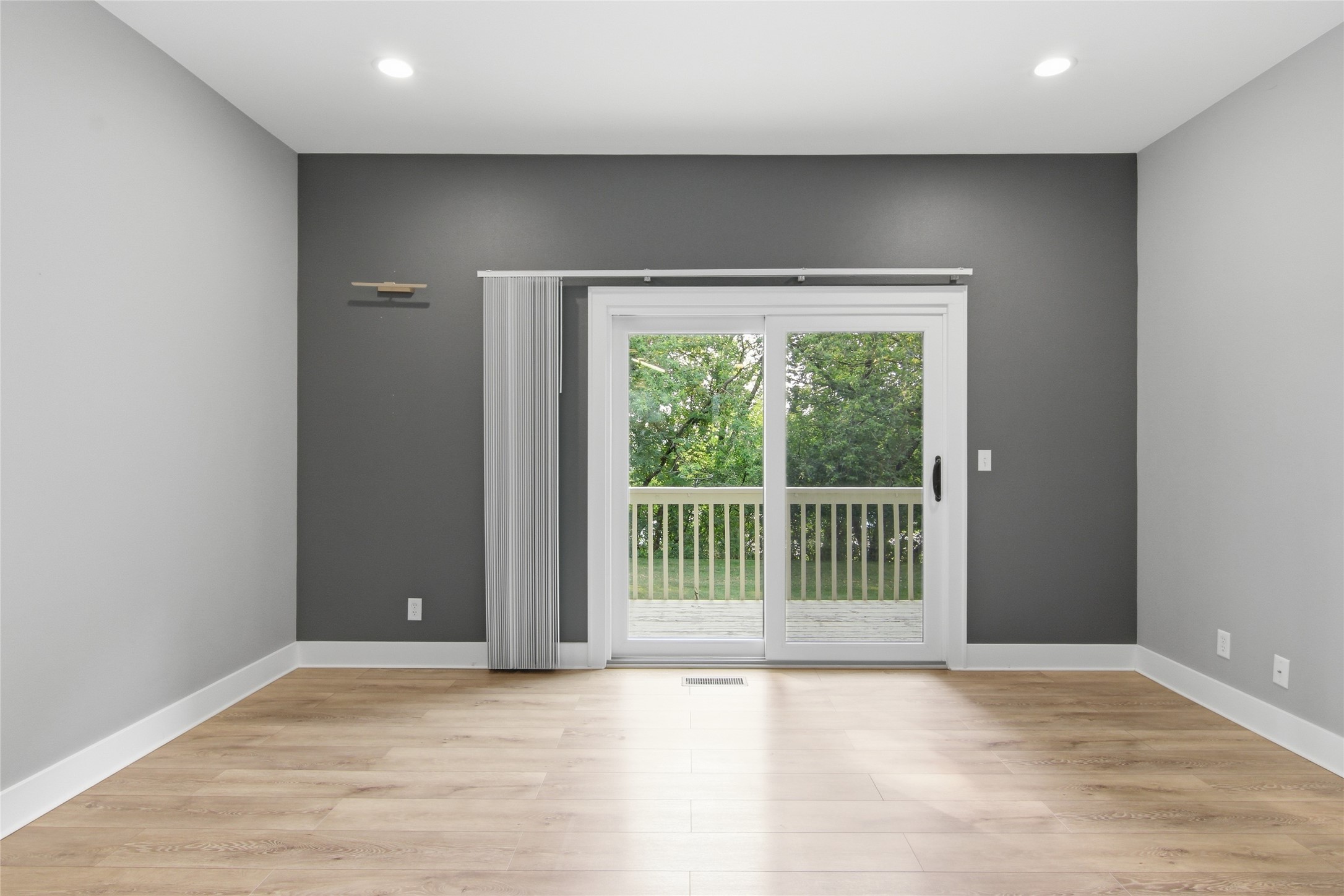 2731 Morningside Drive A Property Photo 4