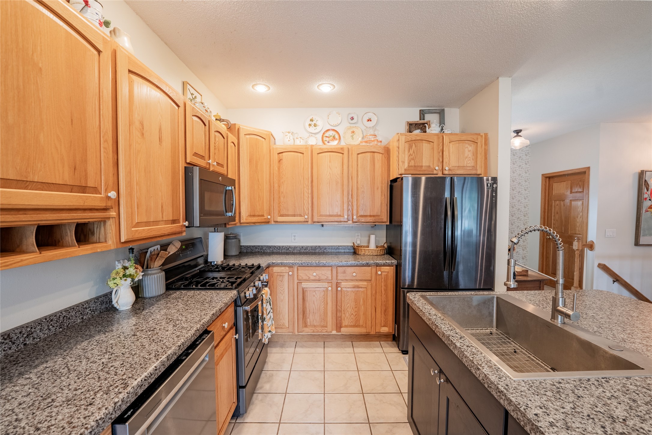 1704 Sierra Drive S Property Photo 13