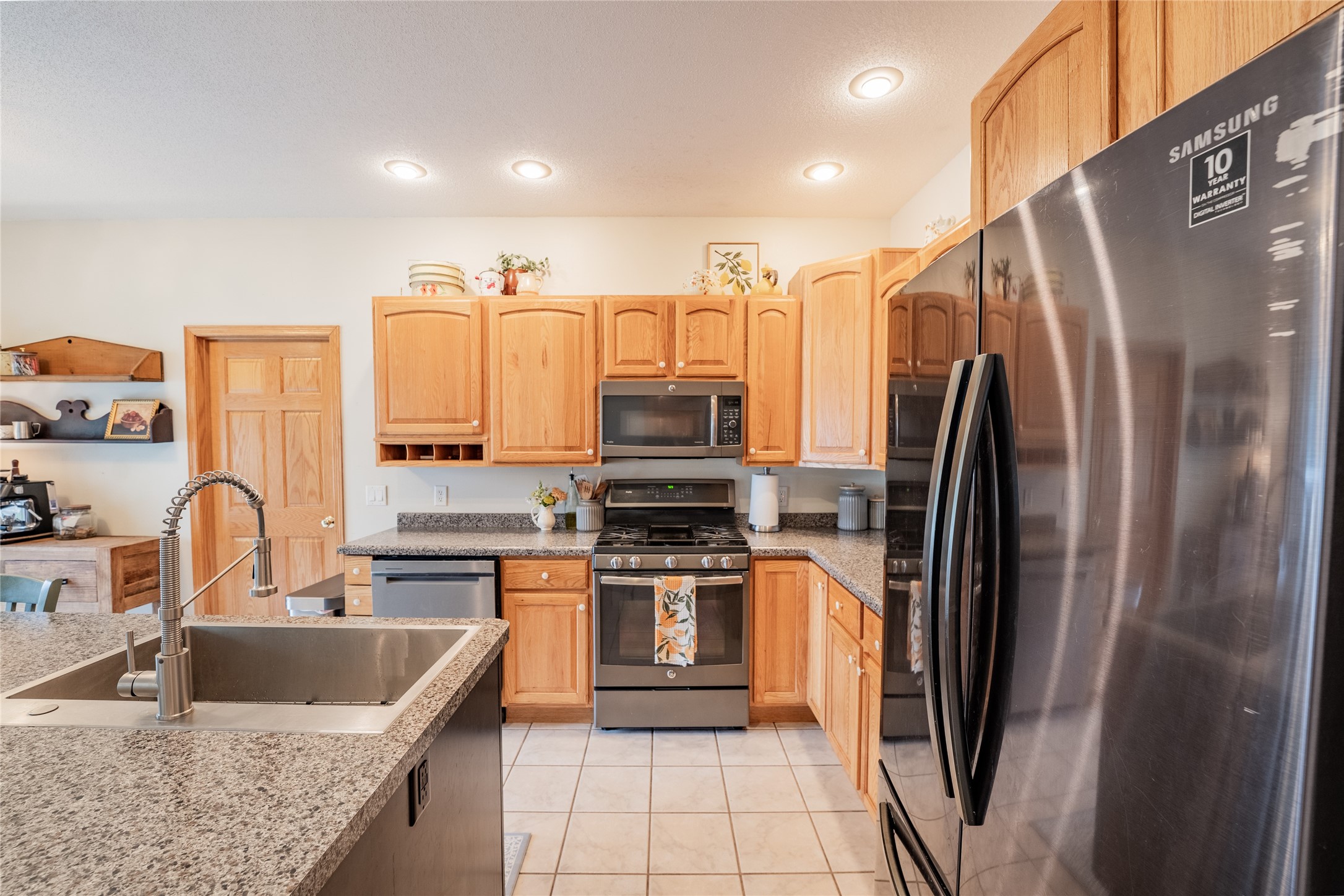 1704 Sierra Drive S Property Photo 14