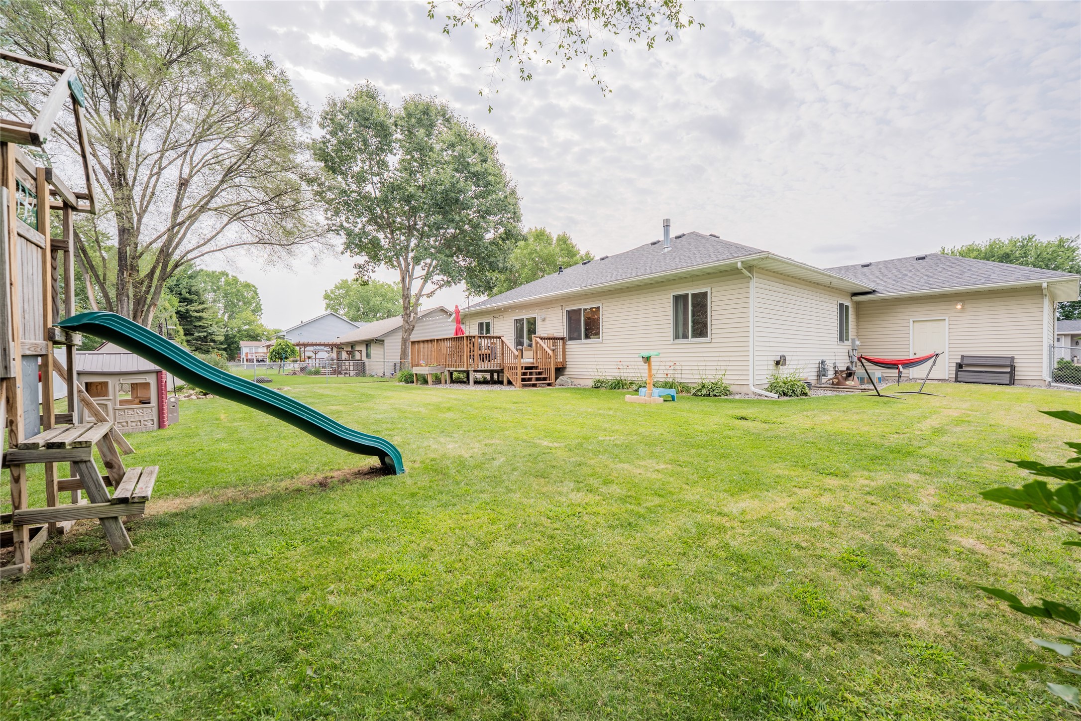1704 Sierra Drive S Property Photo 47