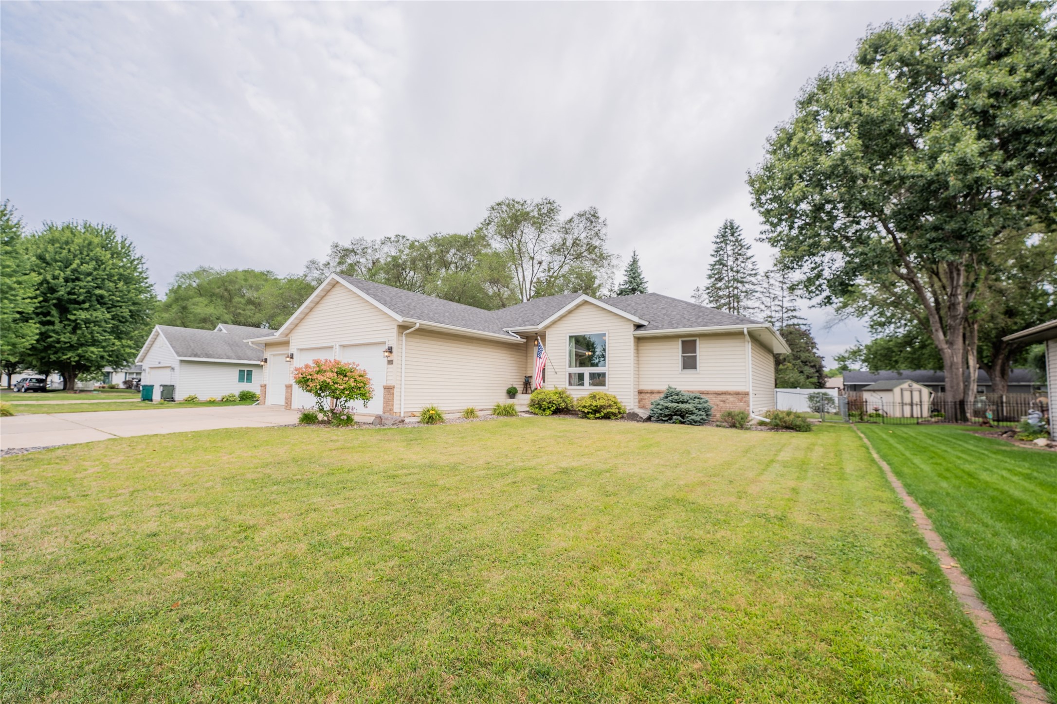 1704 Sierra Drive S Property Photo 49