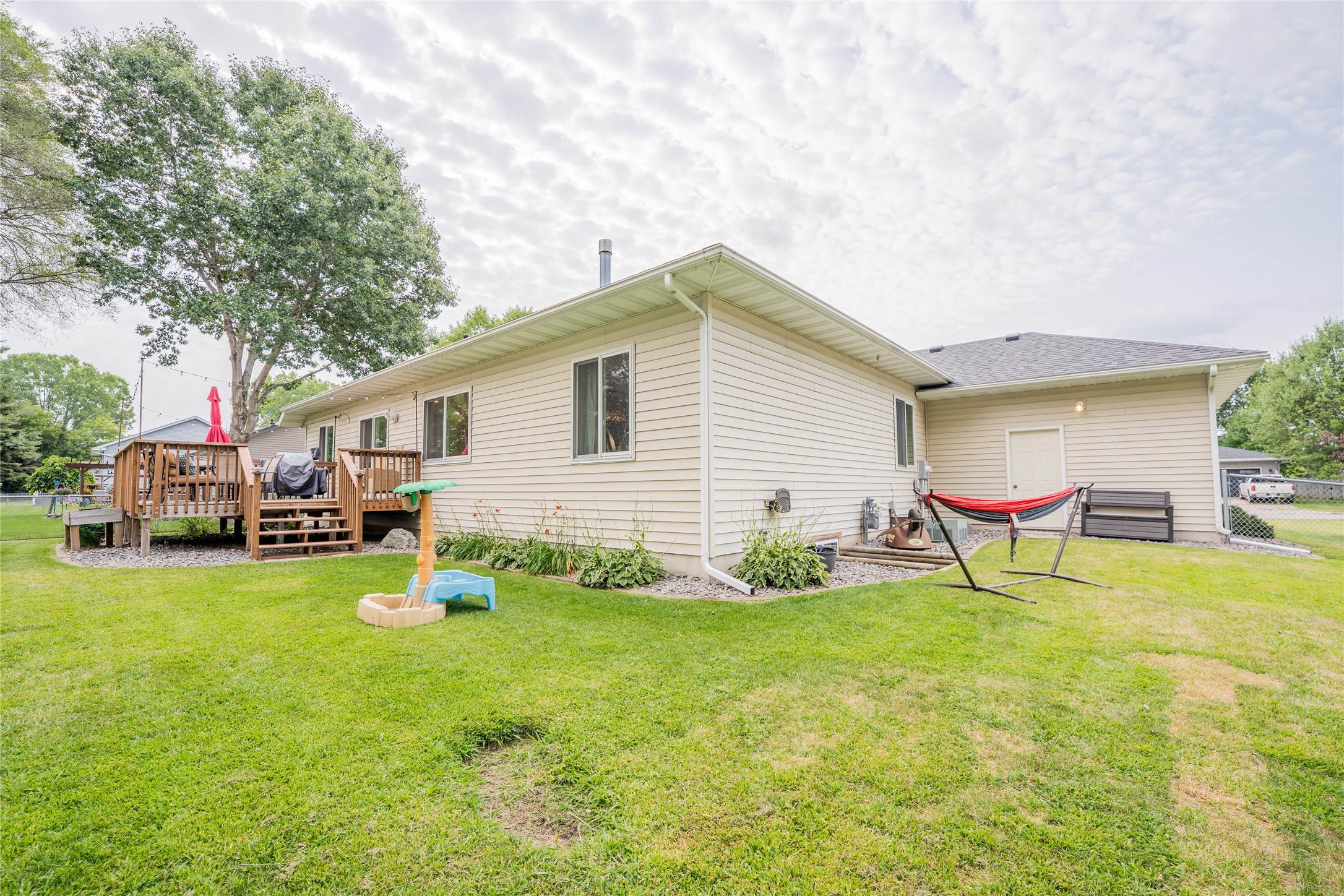 1704 Sierra Drive S Property Photo 50