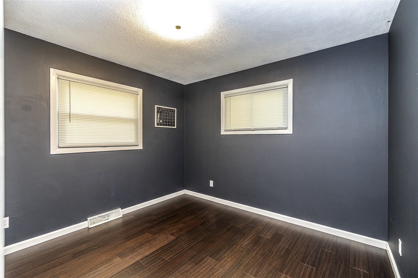150 Scott Street Property Photo 10