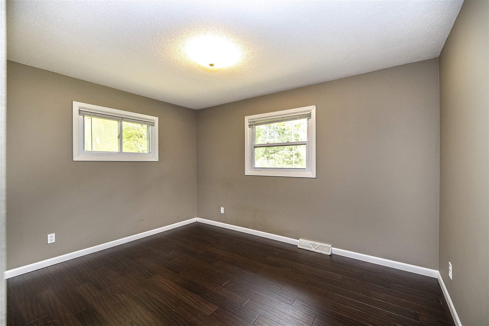 150 Scott Street Property Photo 11