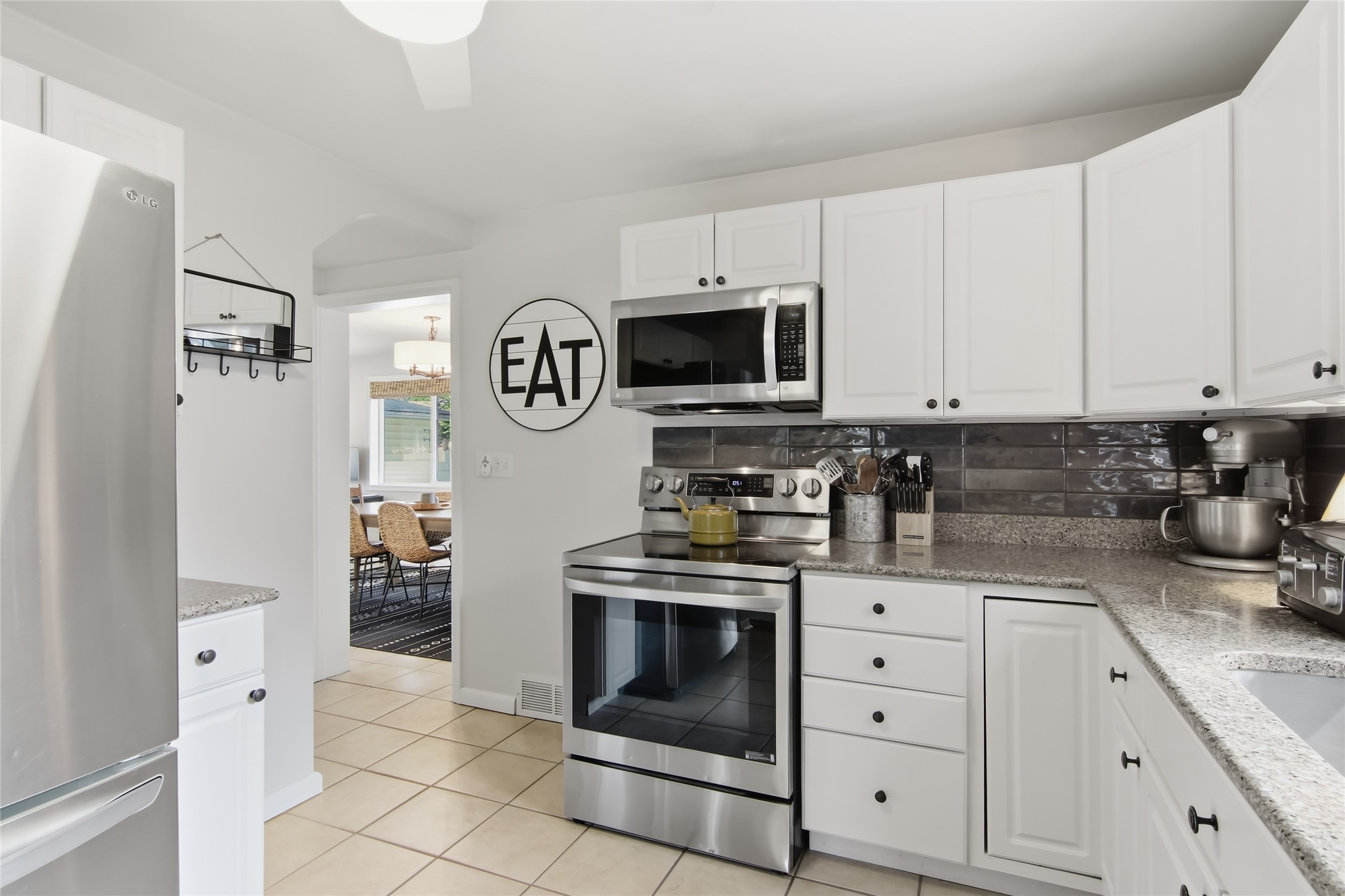 1810 Lyndale Avenue Property Photo 8