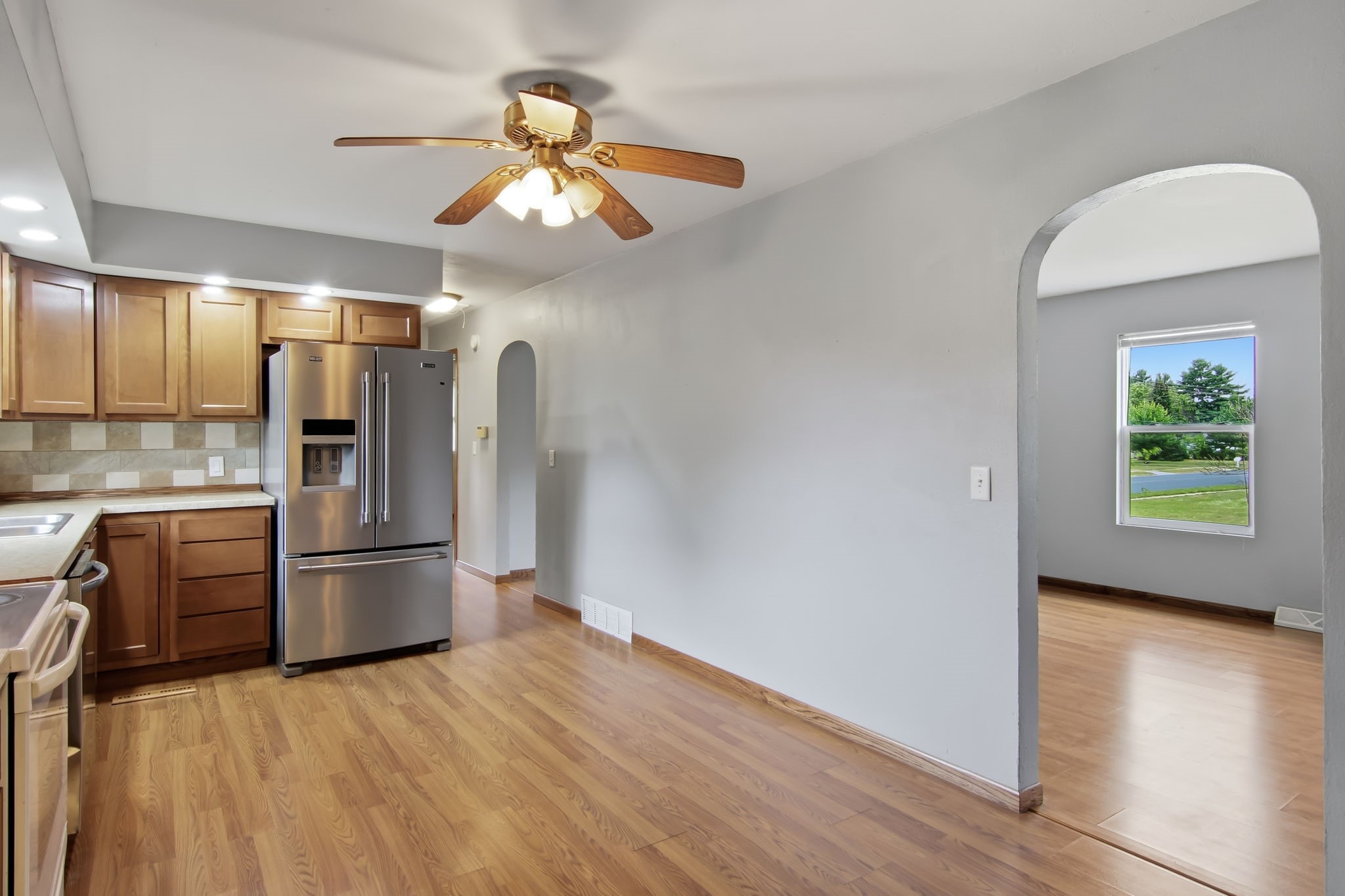 2124 Edgewood Lane Property Photo 6