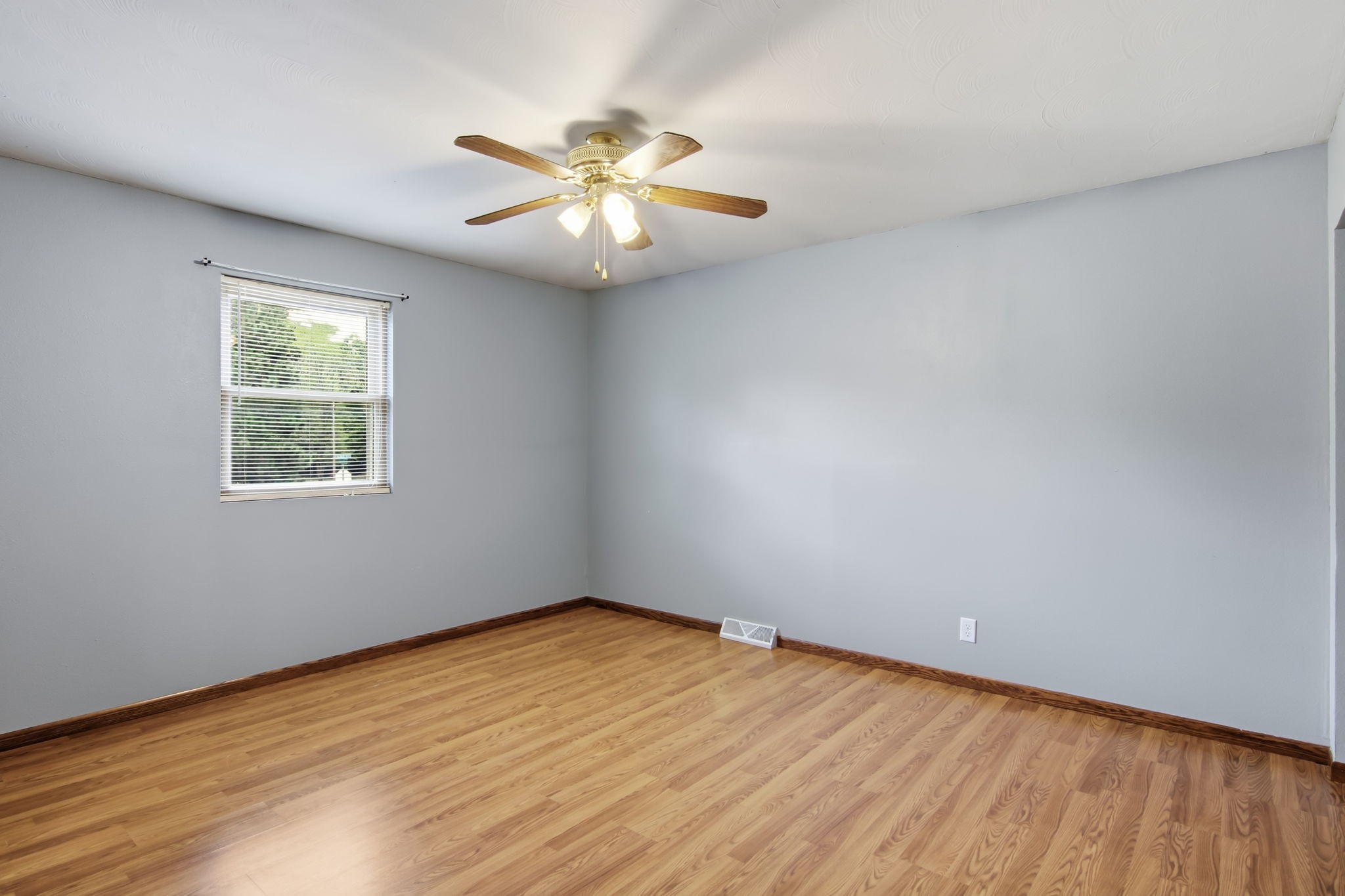 2124 Edgewood Lane Property Photo 11