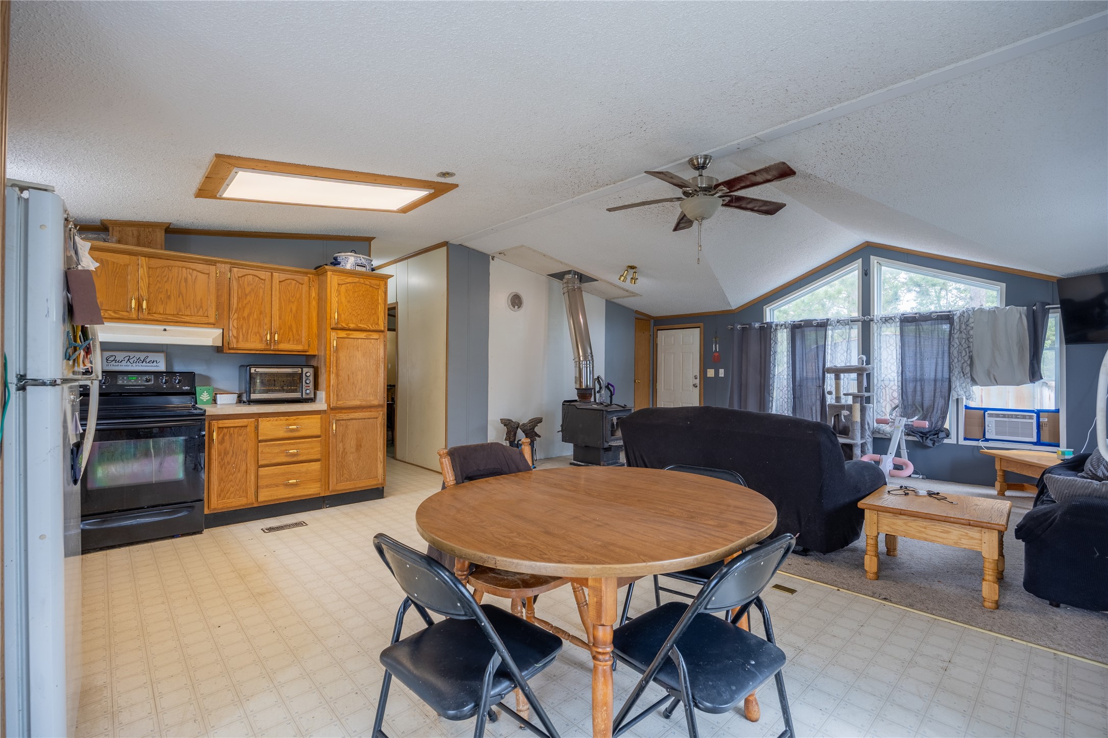 319 Chestnut Avenue Property Photo 3