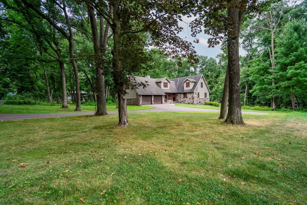 E4602 479th Avenue Property Photo 3