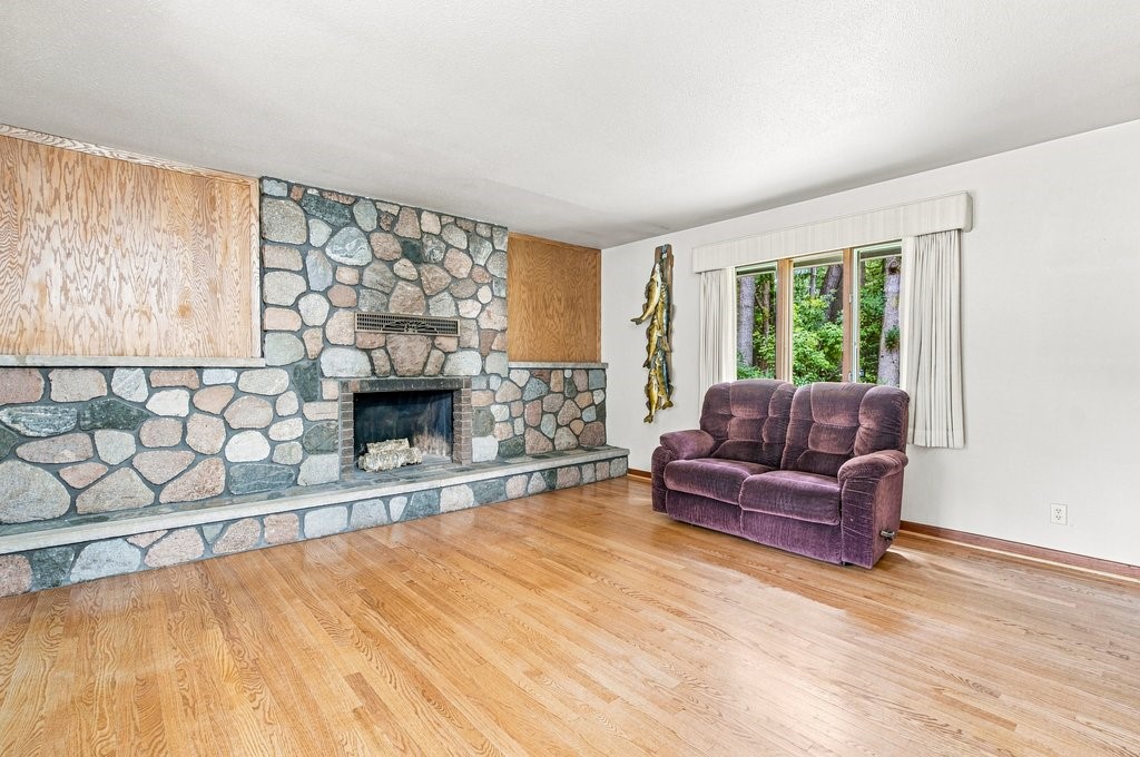 E4602 479th Avenue Property Photo 6