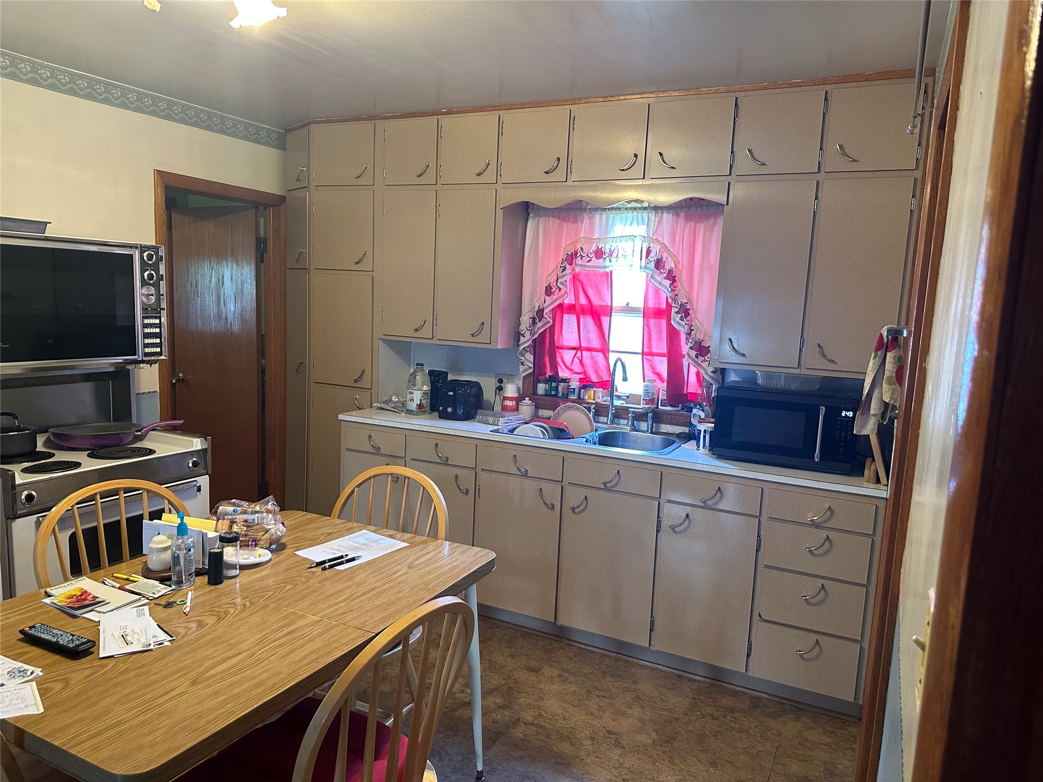 222 E Main Street Property Photo 3