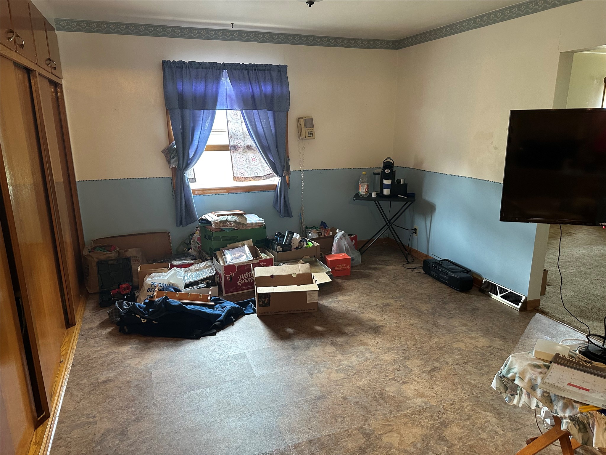 222 E Main Street Property Photo 4