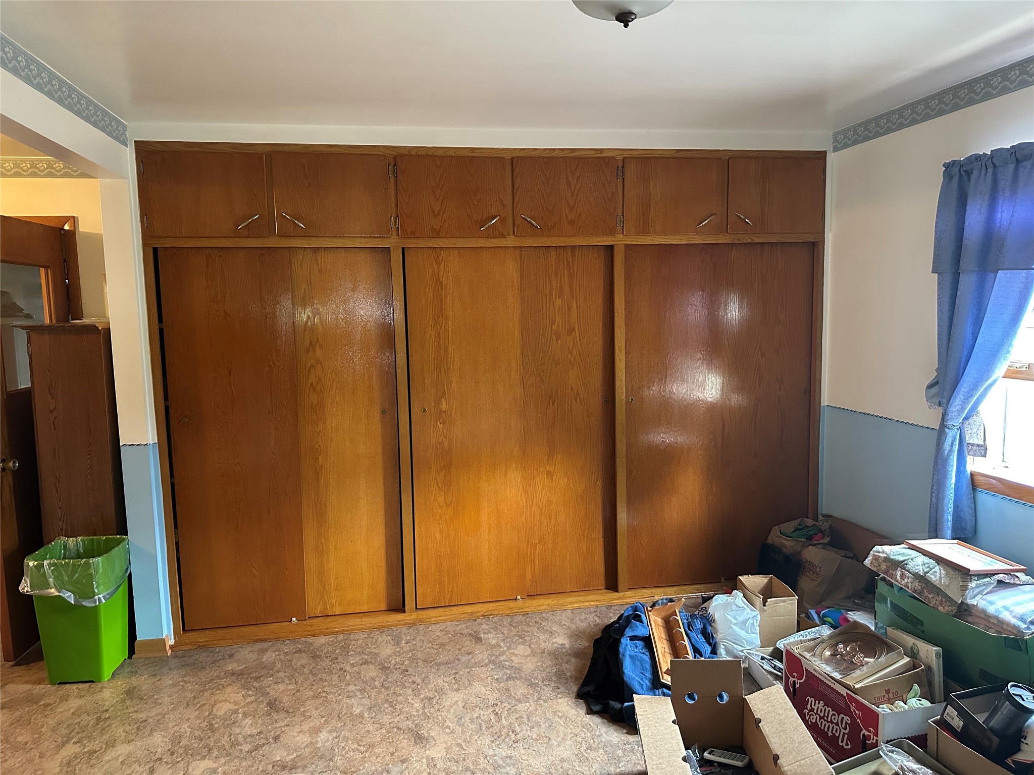 222 E Main Street Property Photo 6