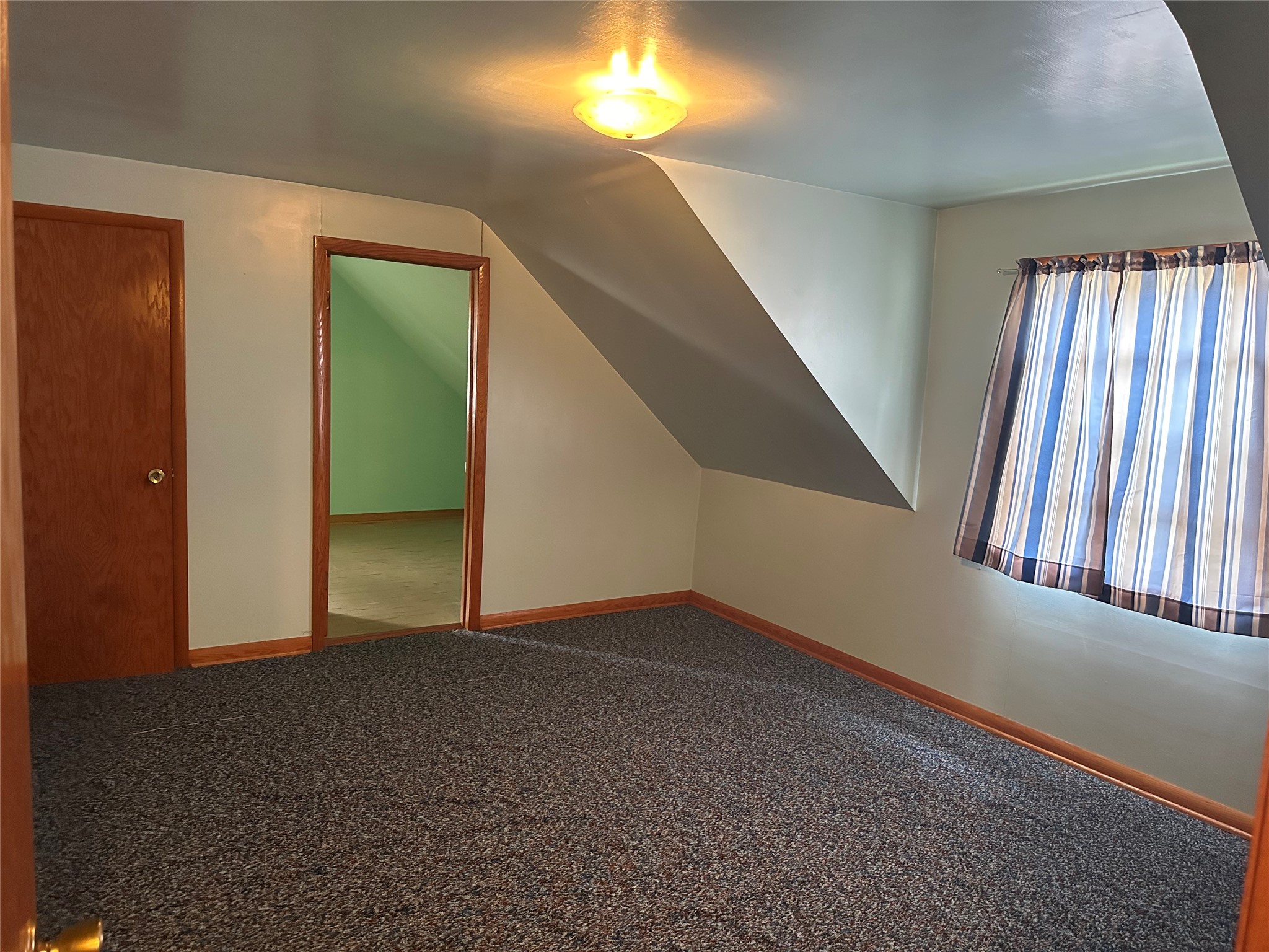 222 E Main Street Property Photo 16
