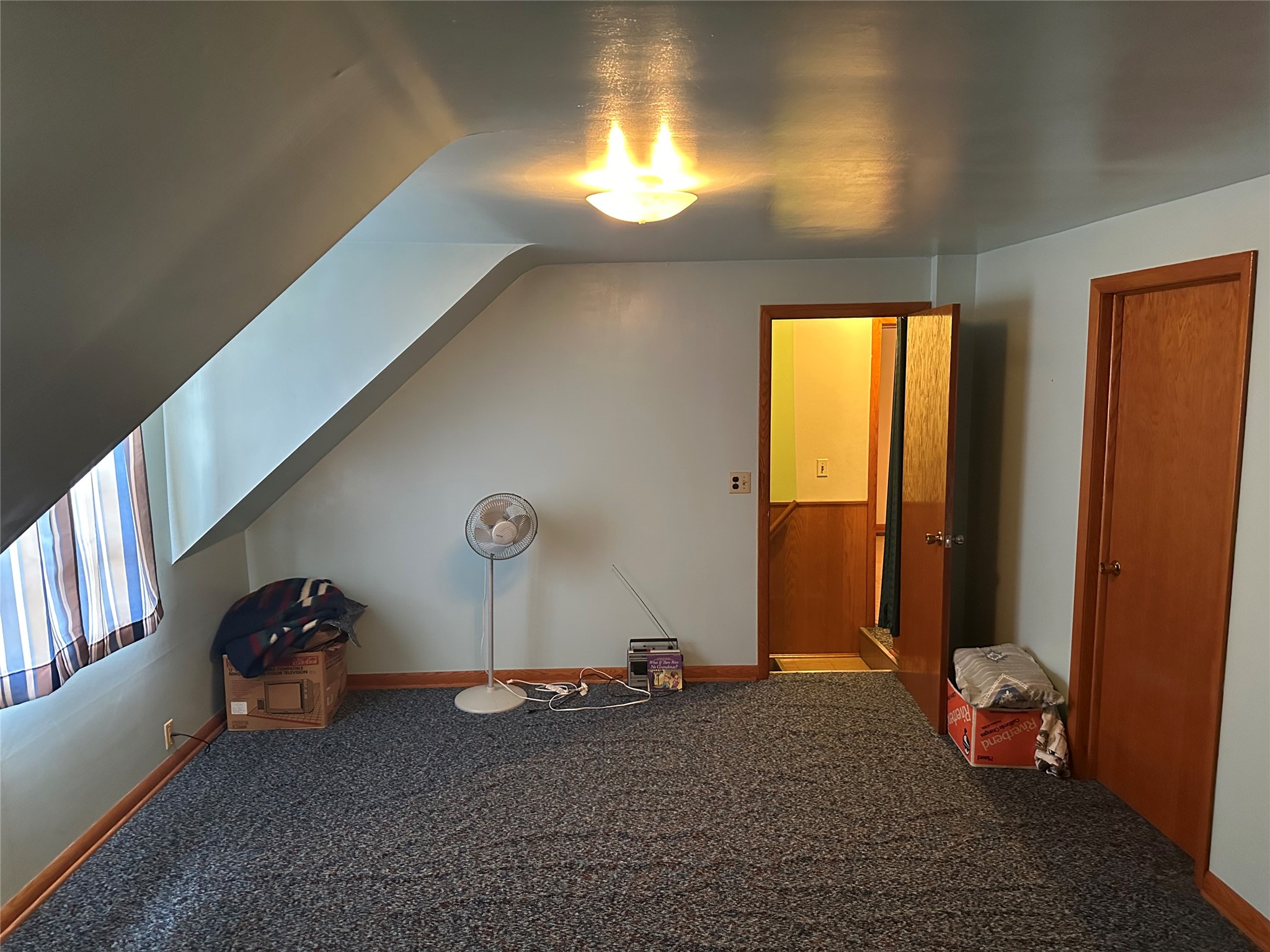 222 E Main Street Property Photo 17