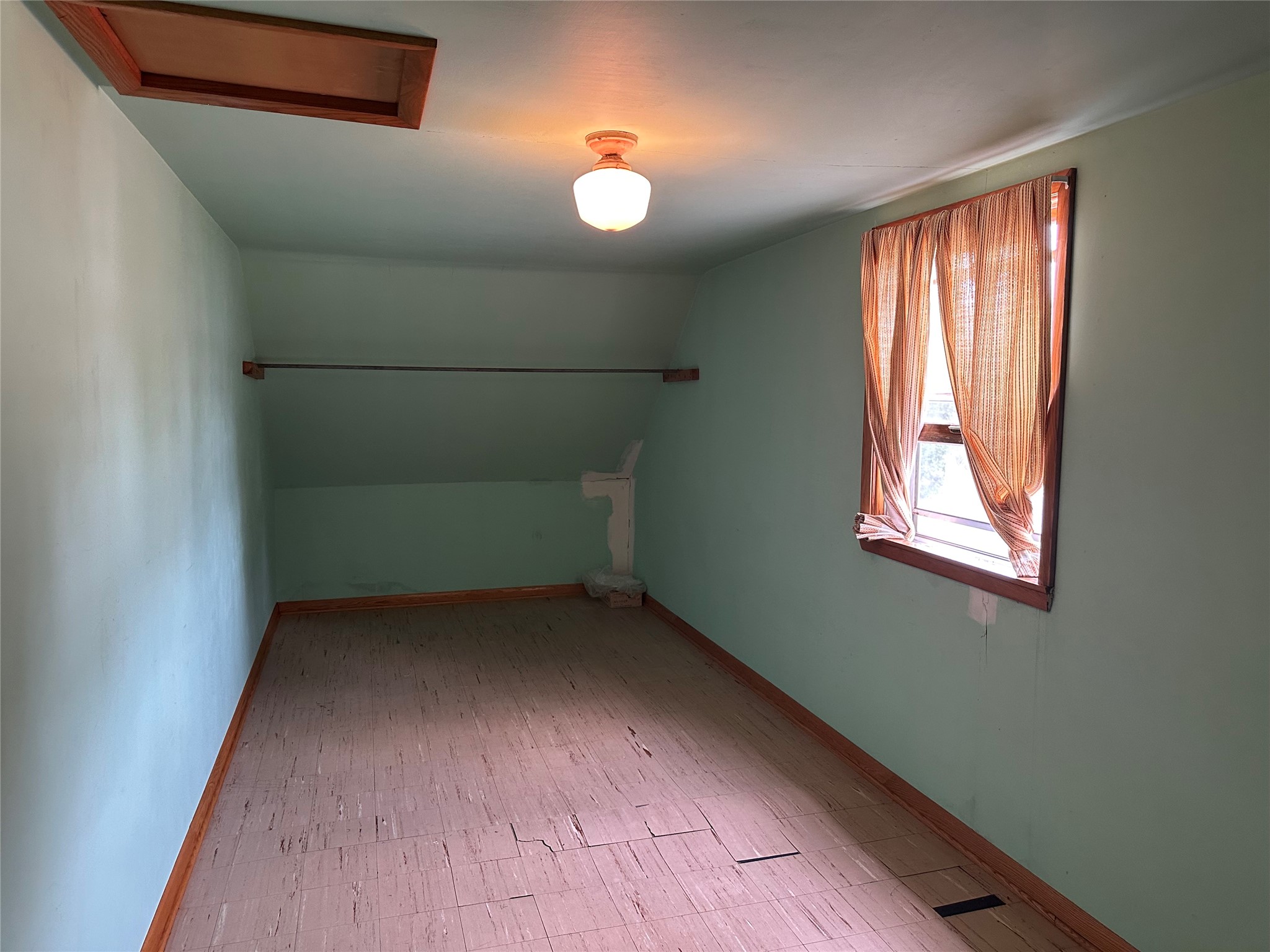 222 E Main Street Property Photo 18