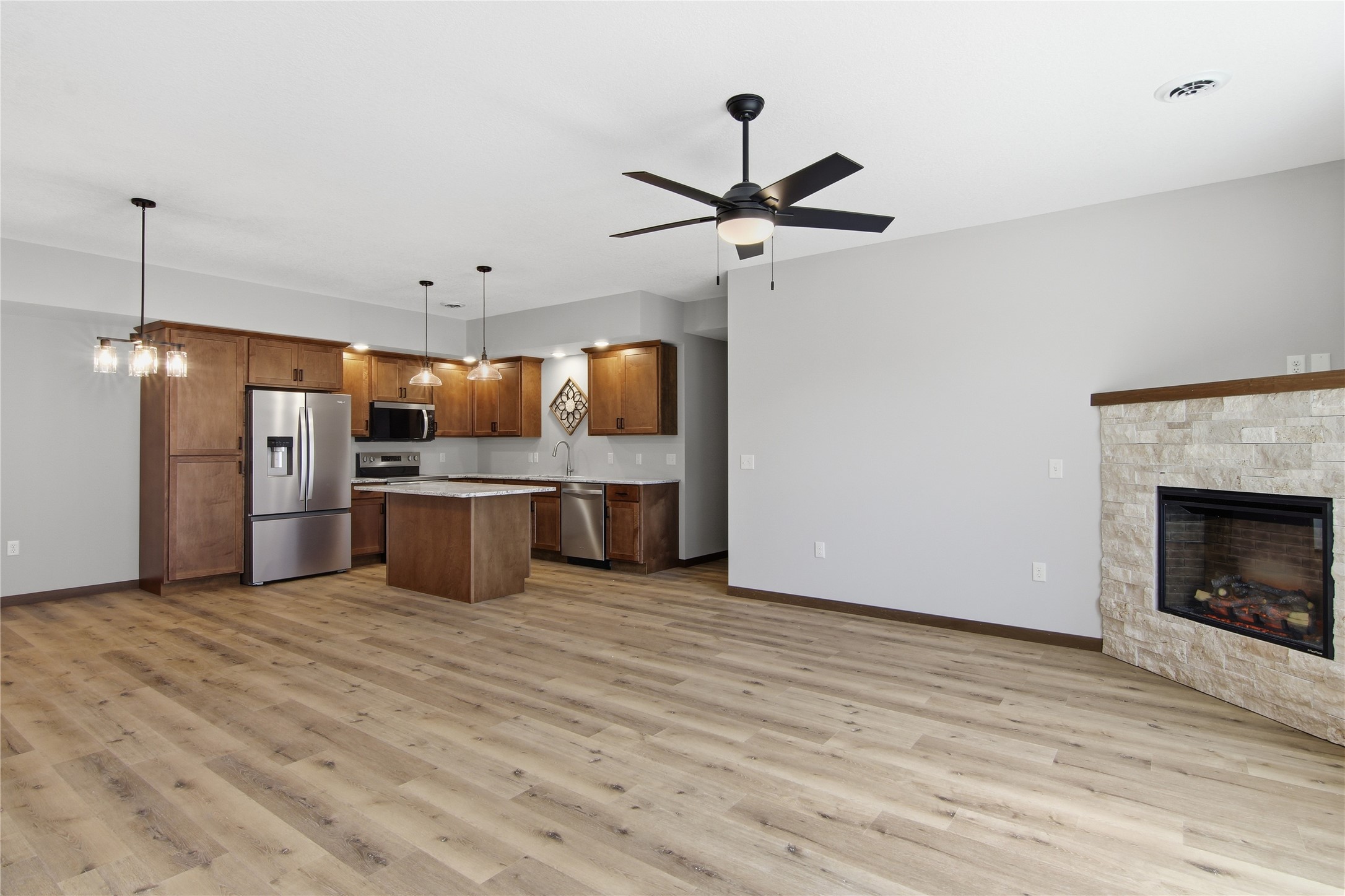 1323 Carpenter Avenue Property Photo 6