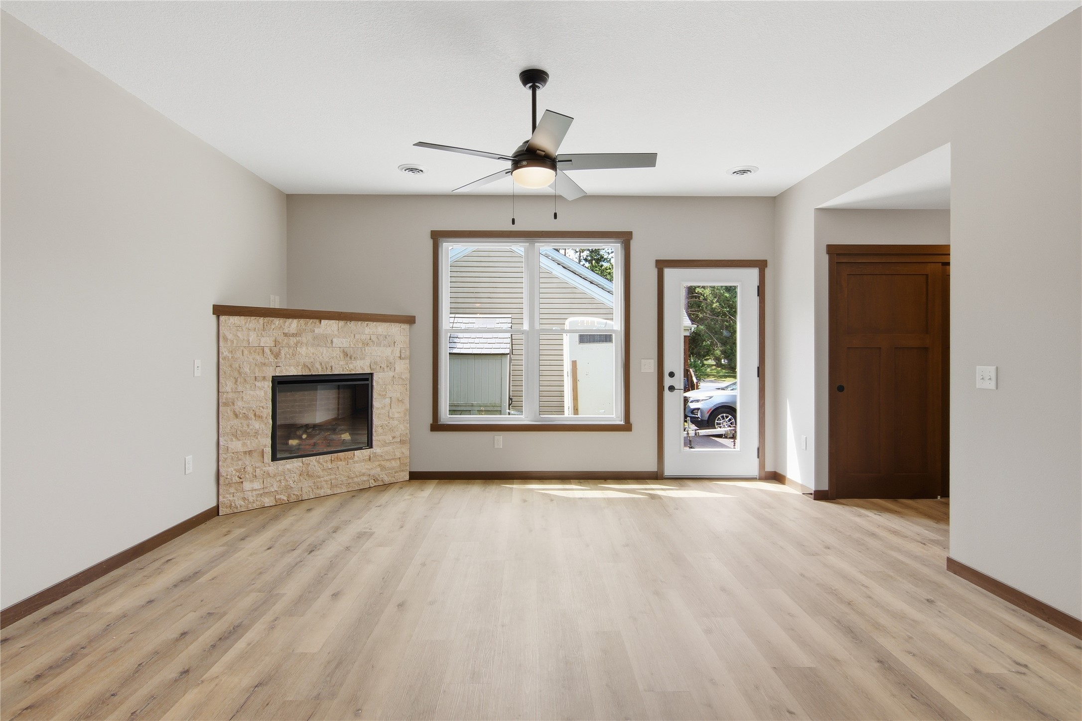 1323 Carpenter Avenue Property Photo 7