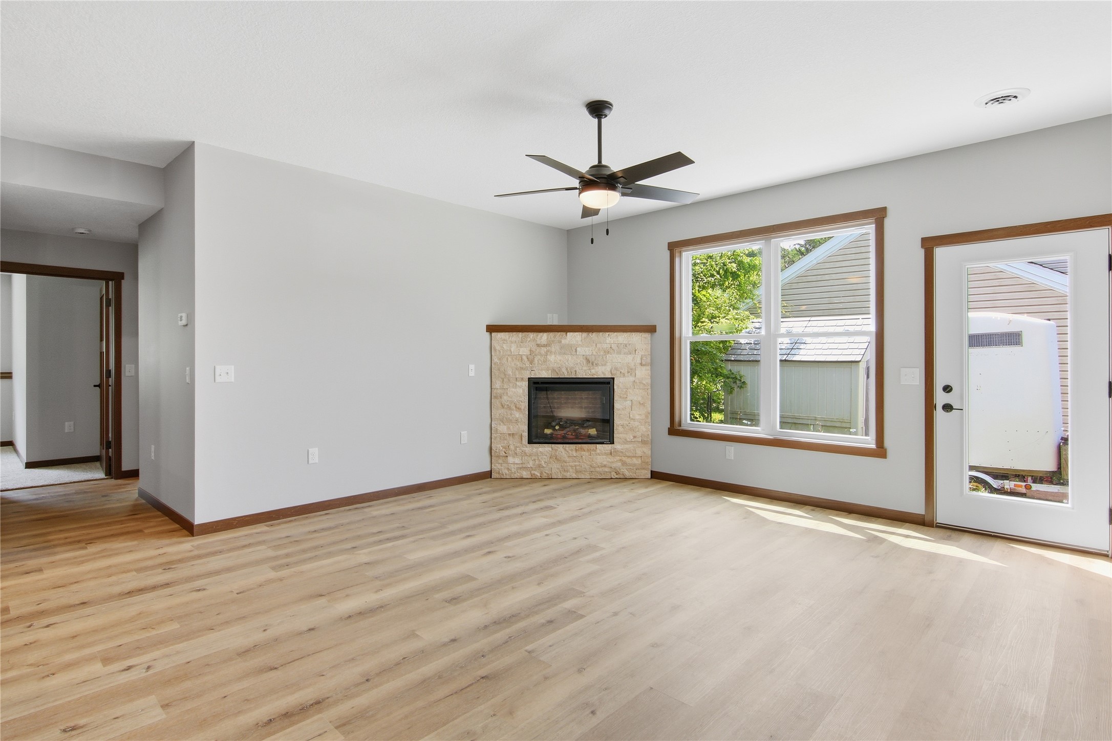 1323 Carpenter Avenue Property Photo 8