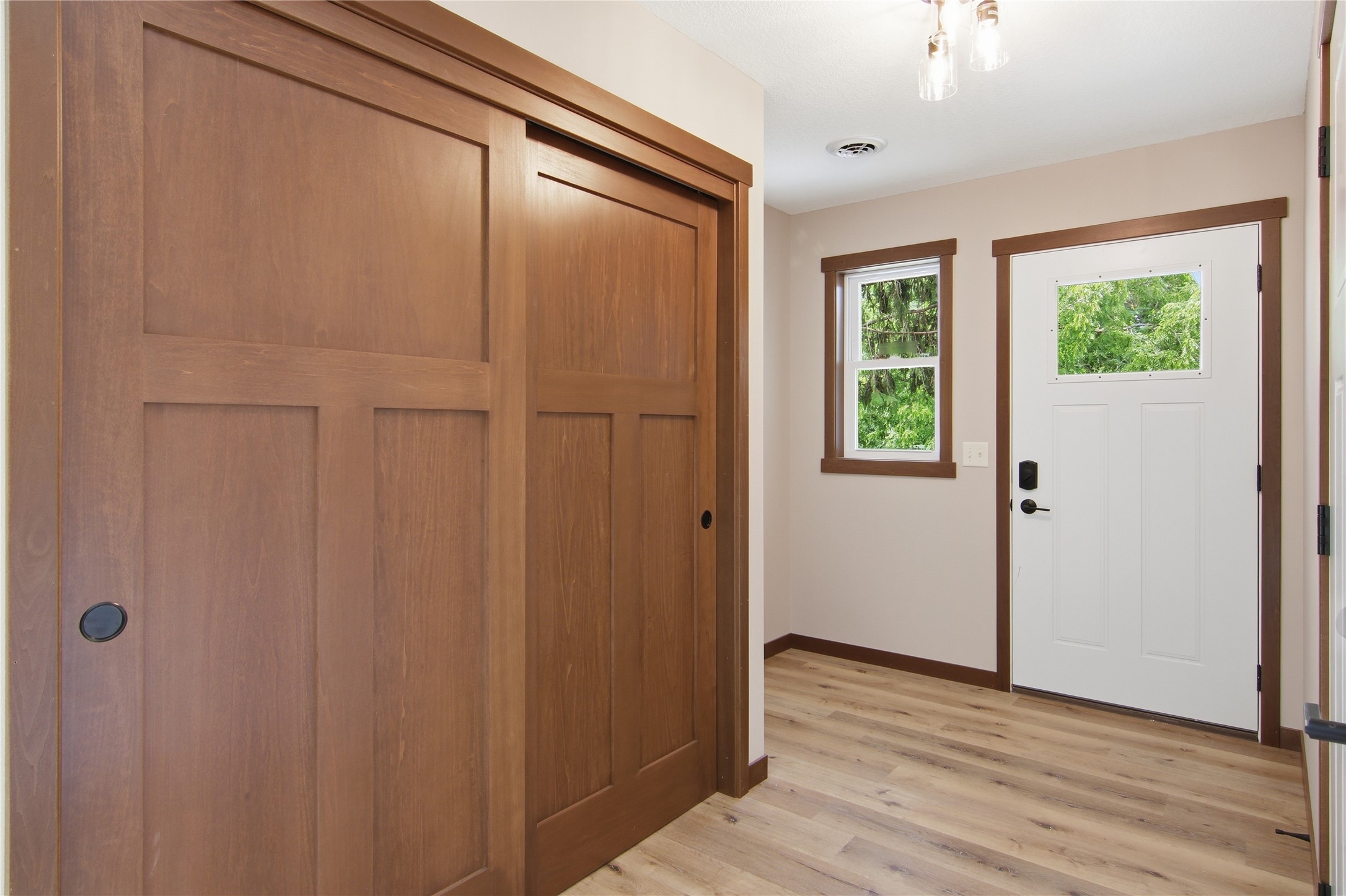1323 Carpenter Avenue Property Photo 10