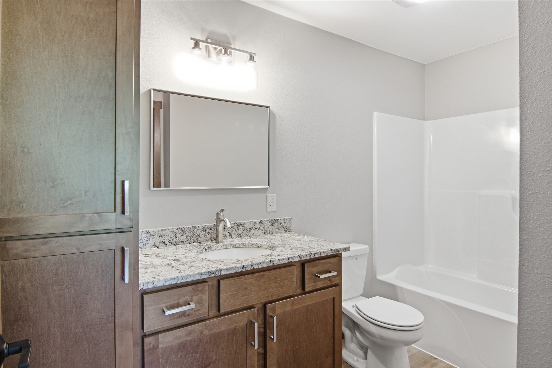 1323 Carpenter Avenue Property Photo 18