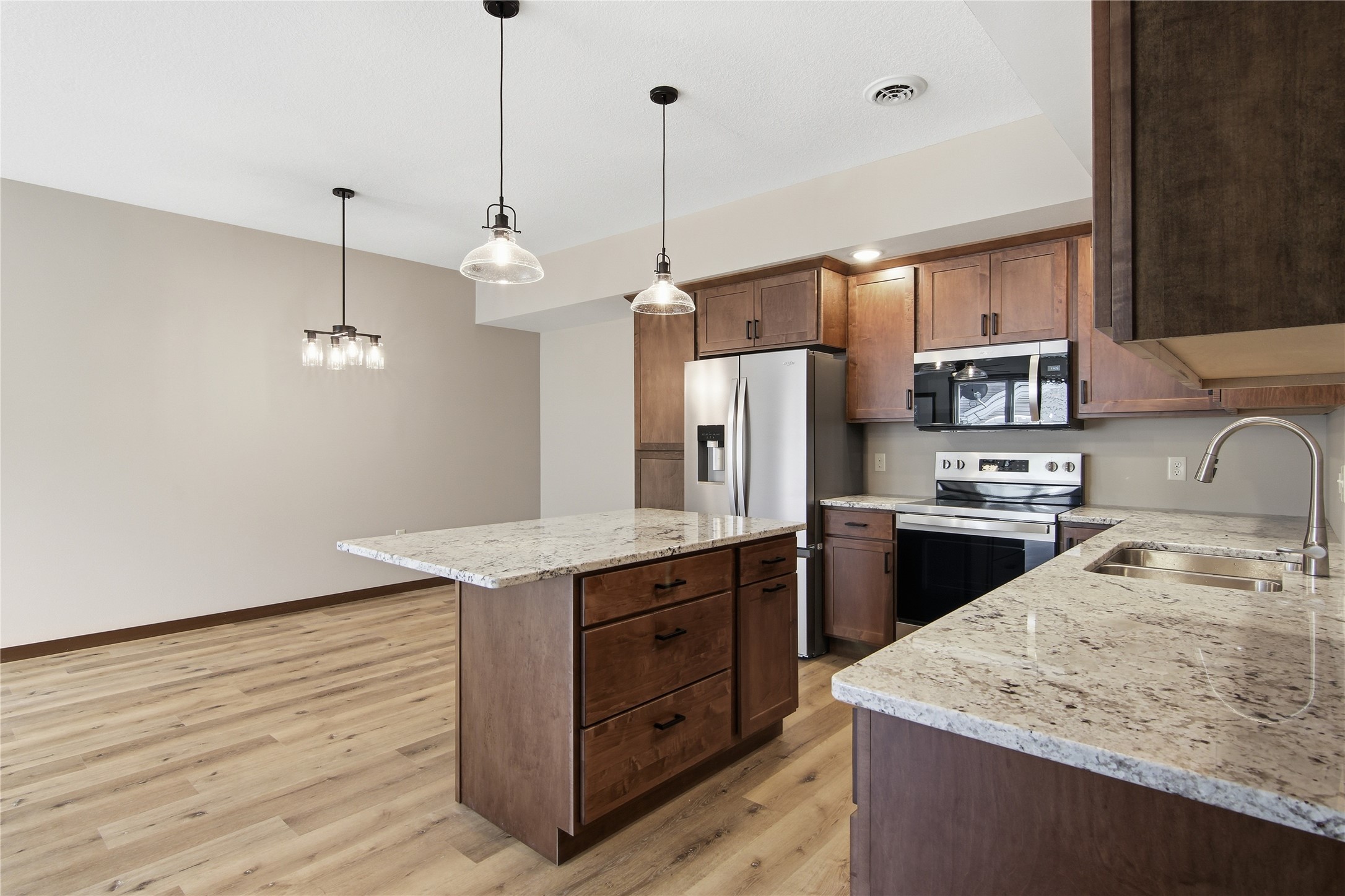 1323 Carpenter Avenue Property Photo 19