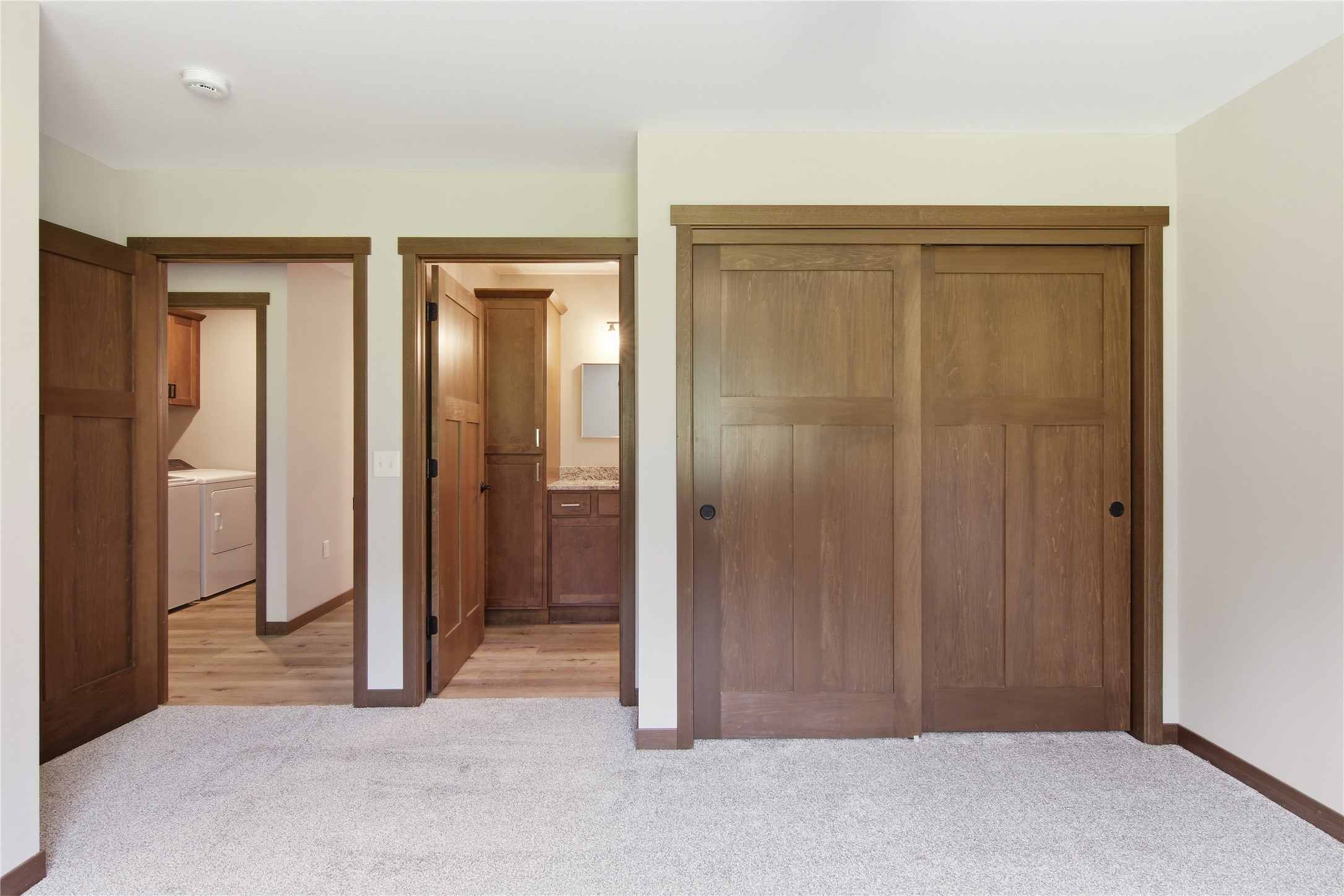 1323 Carpenter Avenue Property Photo 23