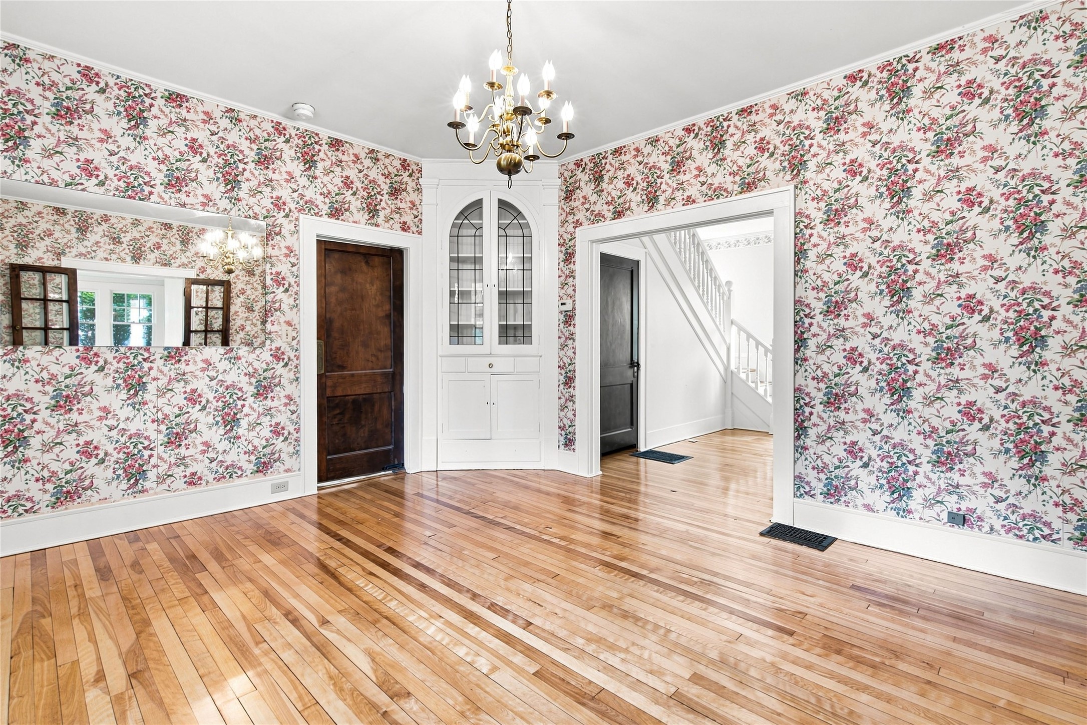 453 Summit Avenue Property Photo 8