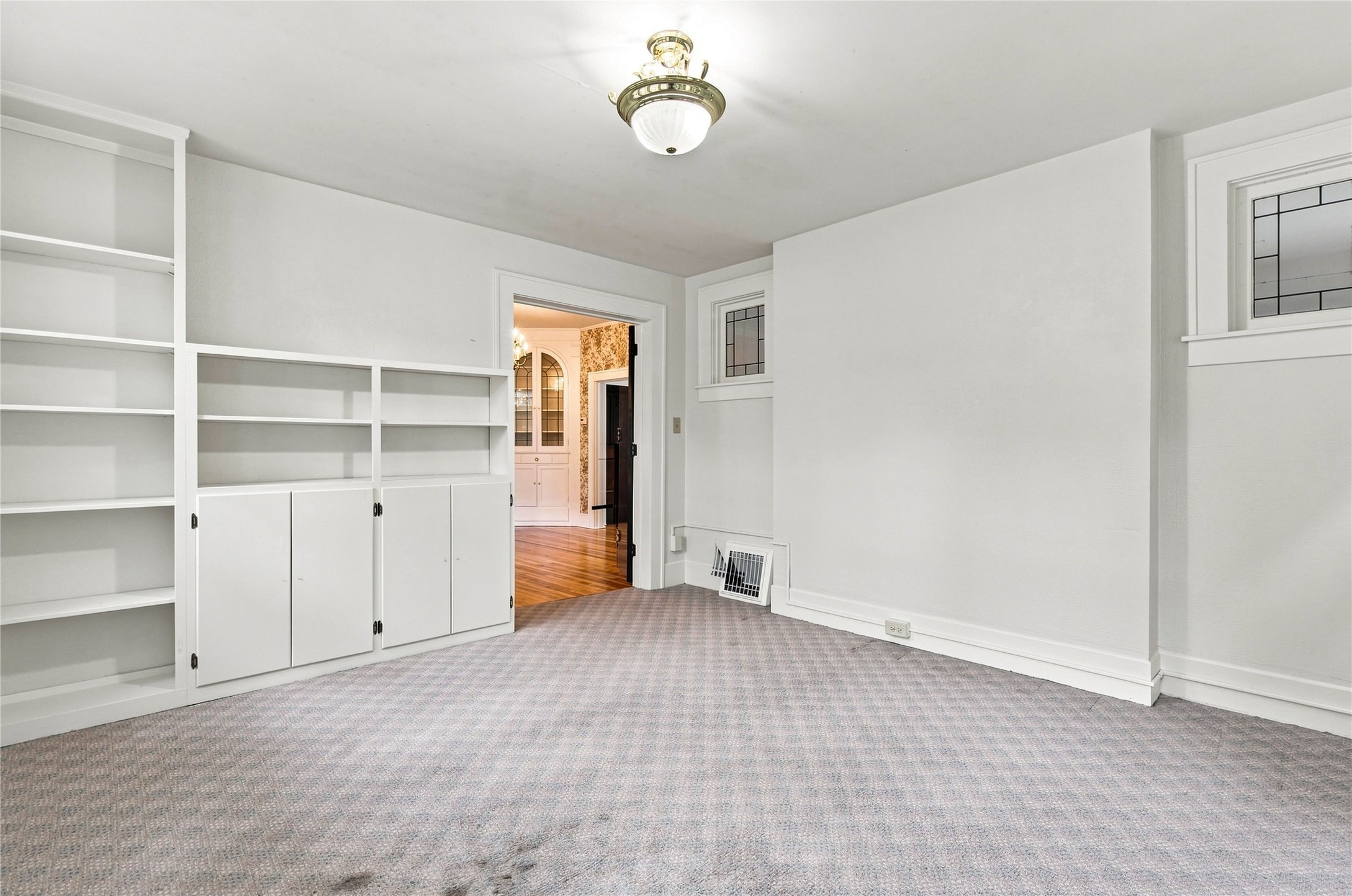 453 Summit Avenue Property Photo 11