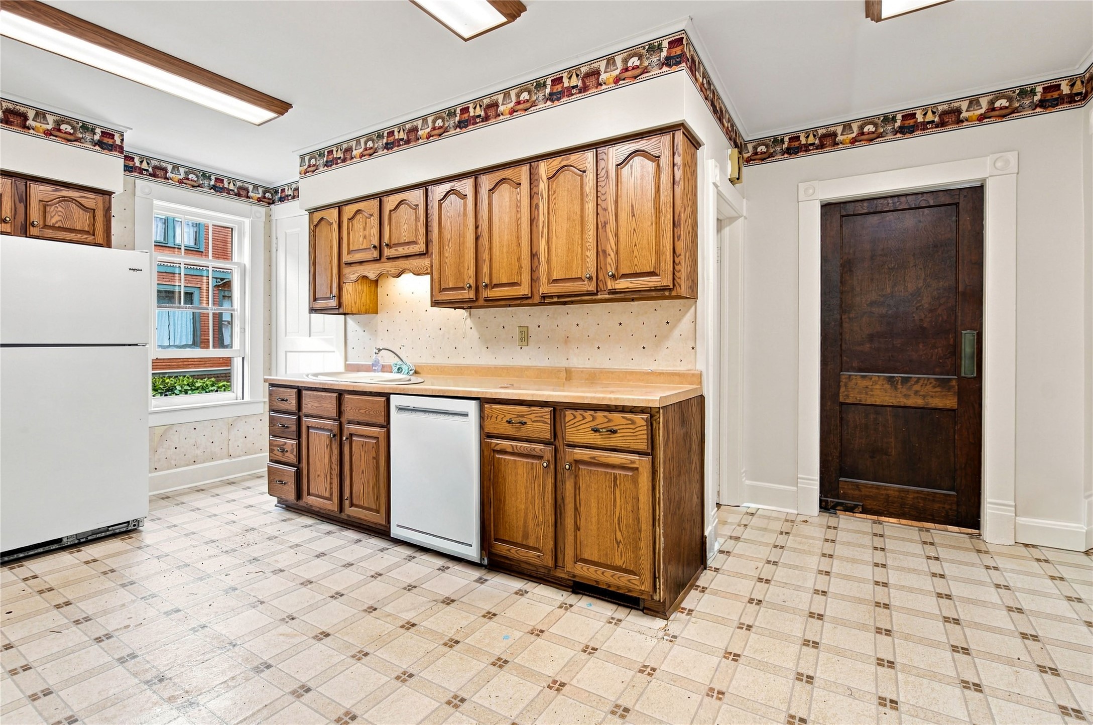 453 Summit Avenue Property Photo 12
